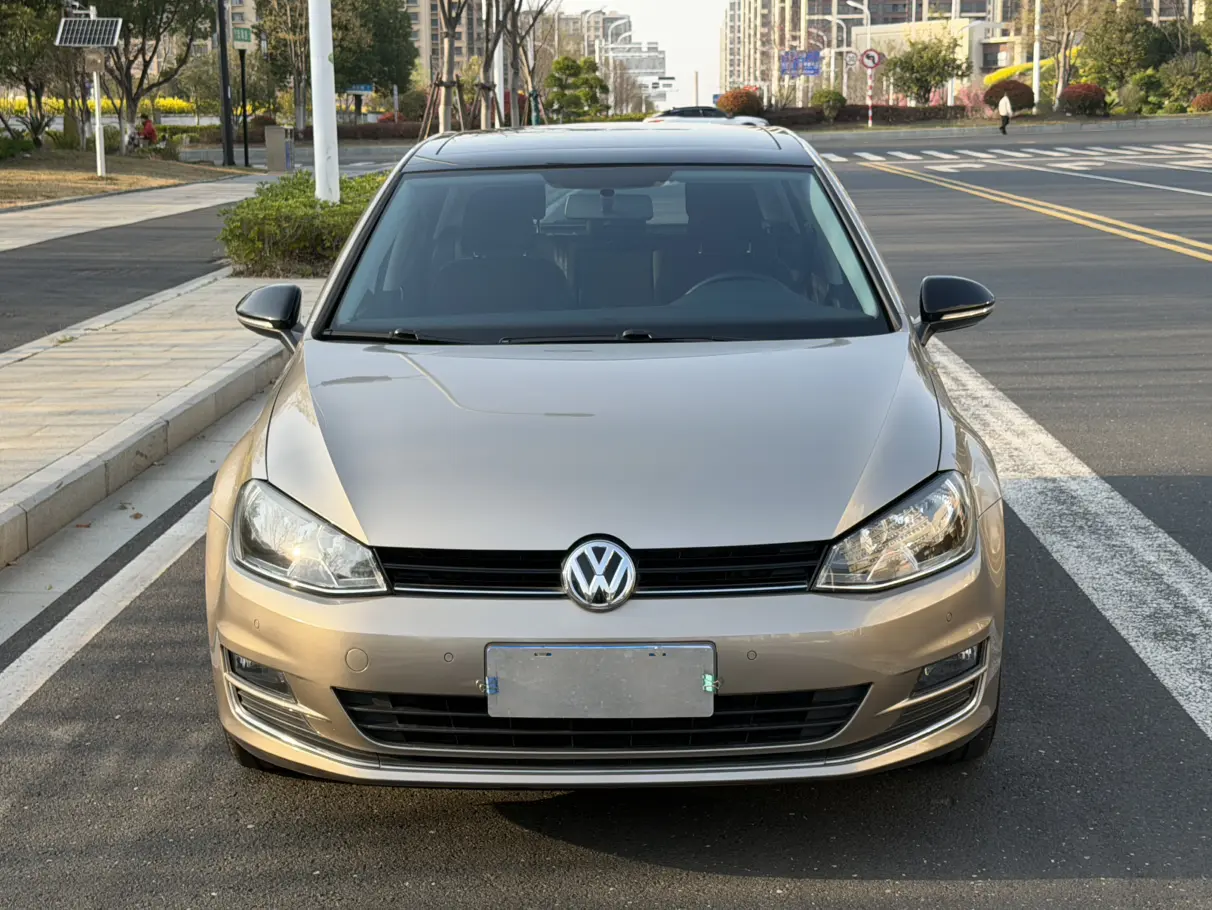 Volkswagen Golf  из Китая
