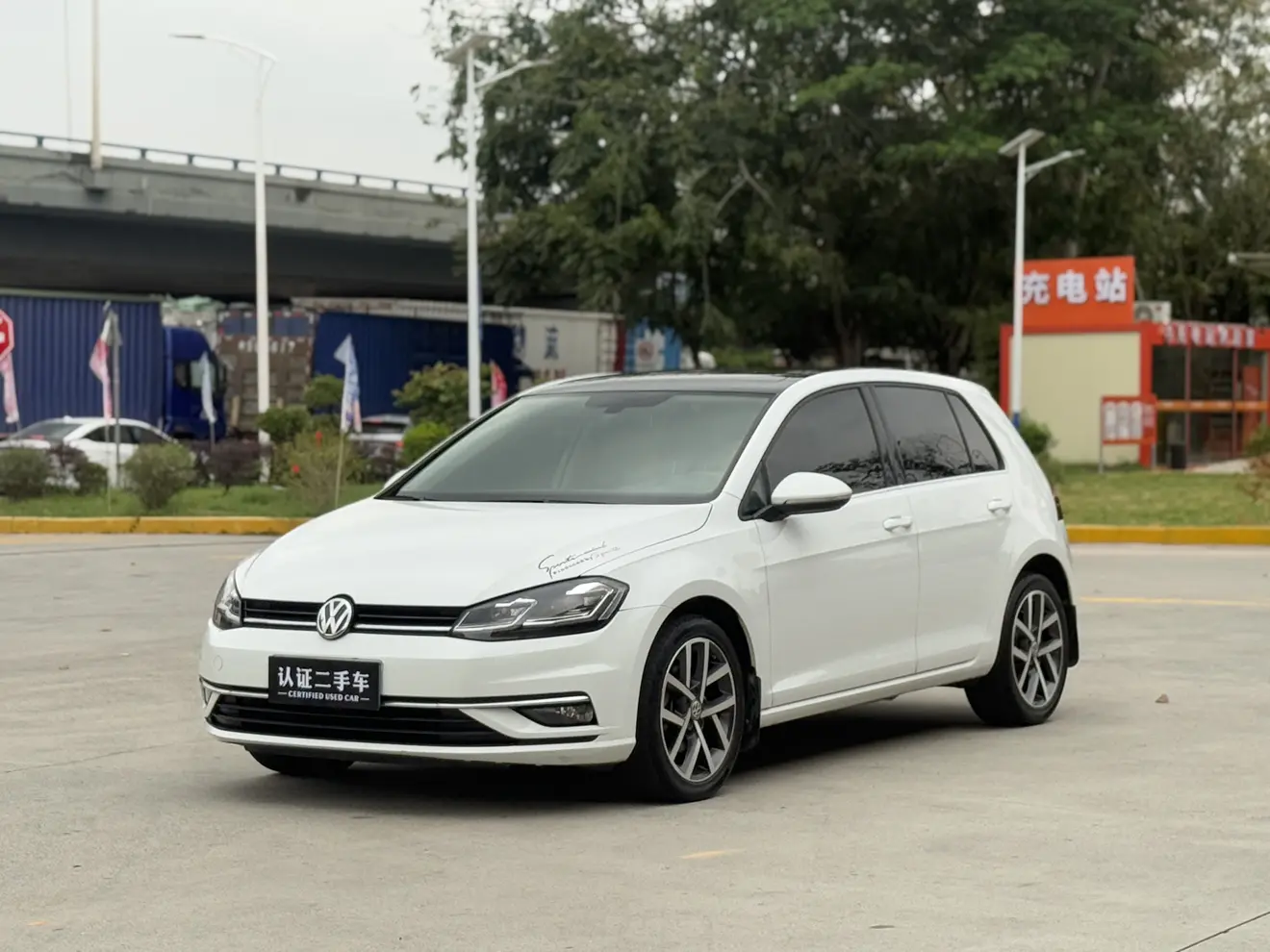 Volkswagen Golf  из Китая
