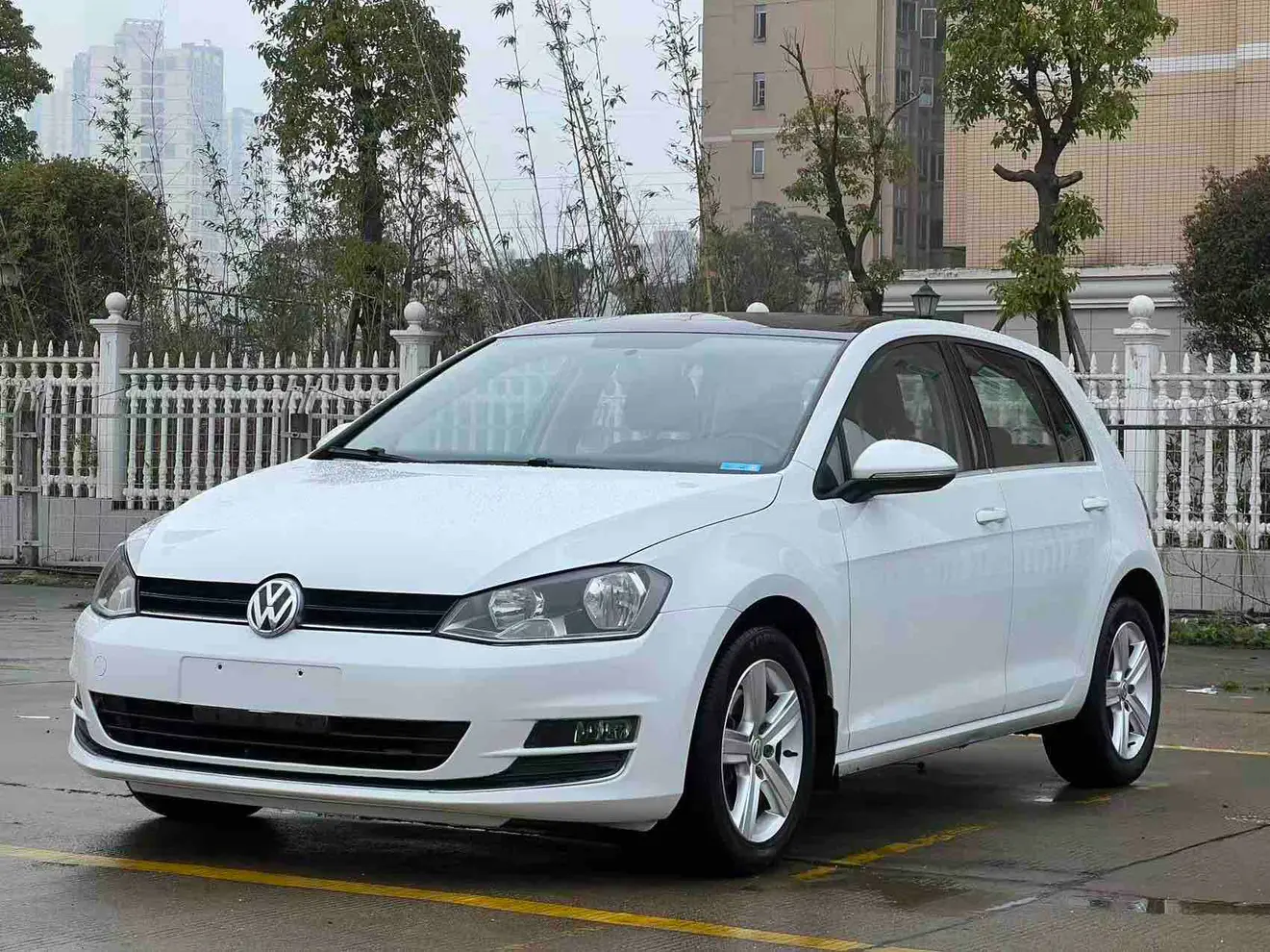 Volkswagen Golf  из Китая