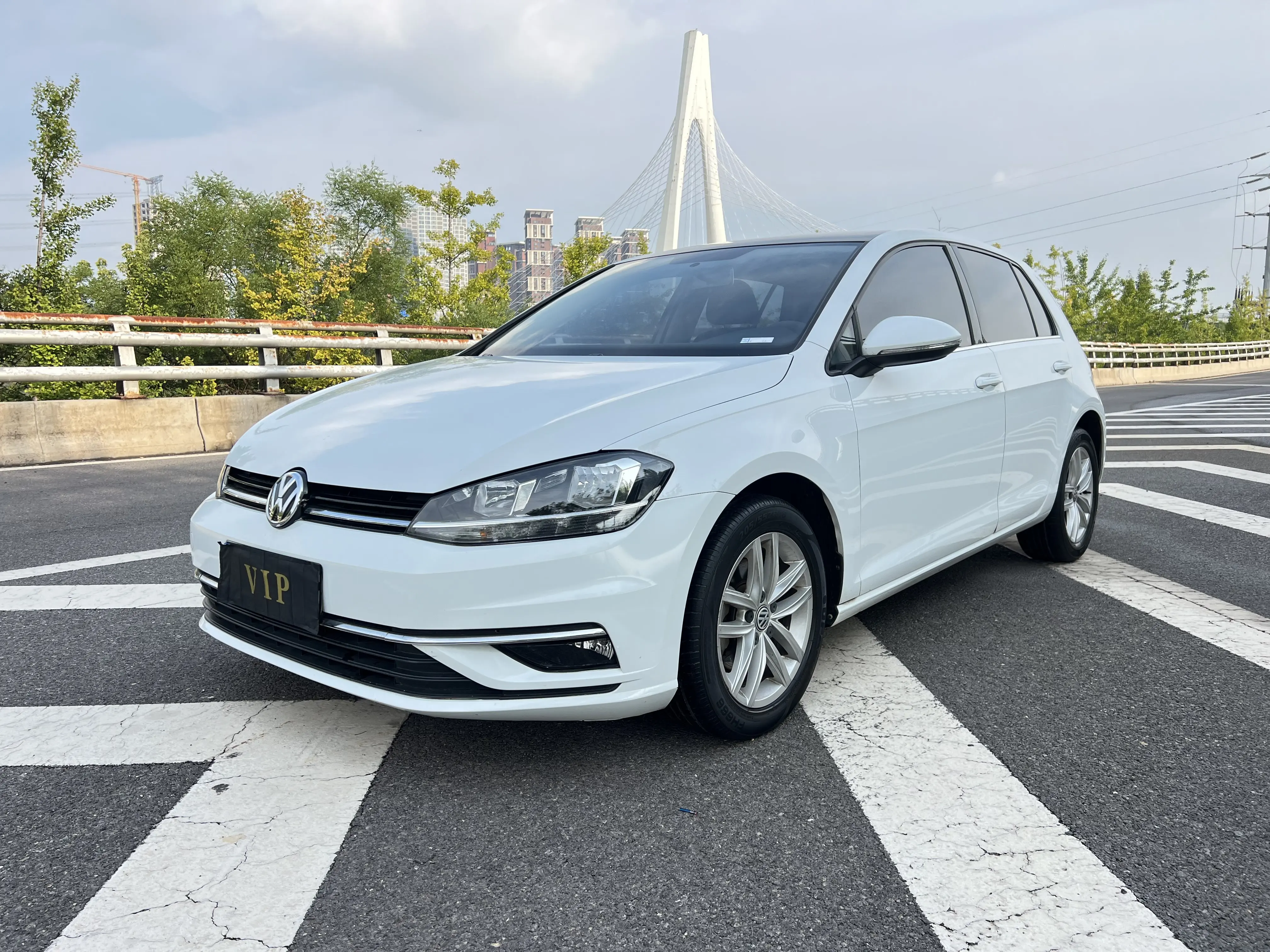 Volkswagen Golf  из Китая