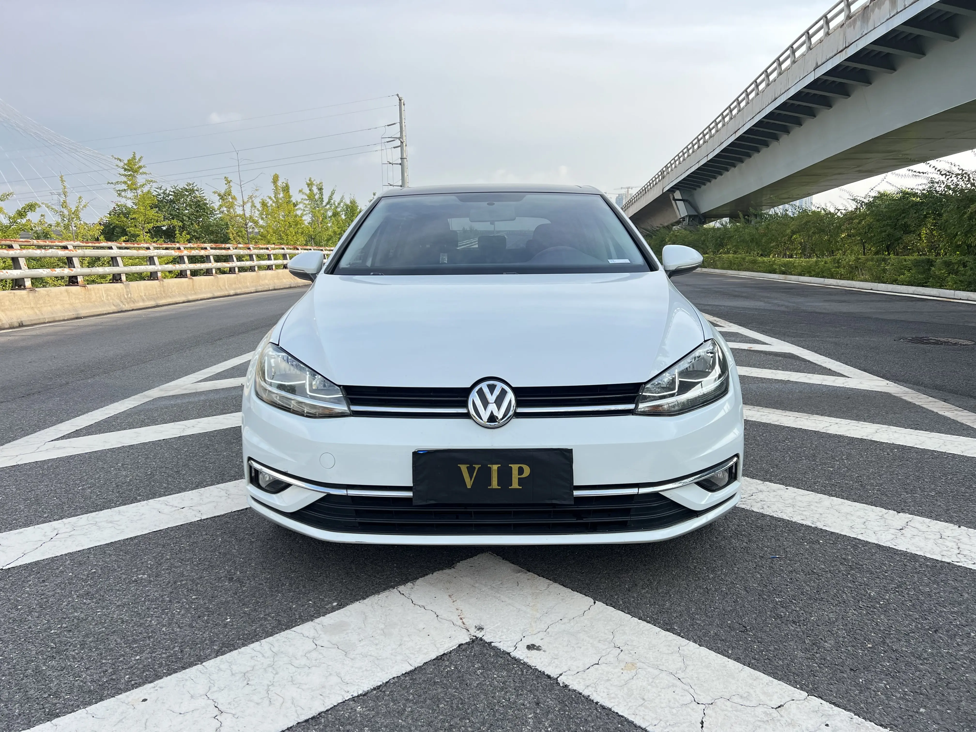 Volkswagen Golf  из Китая