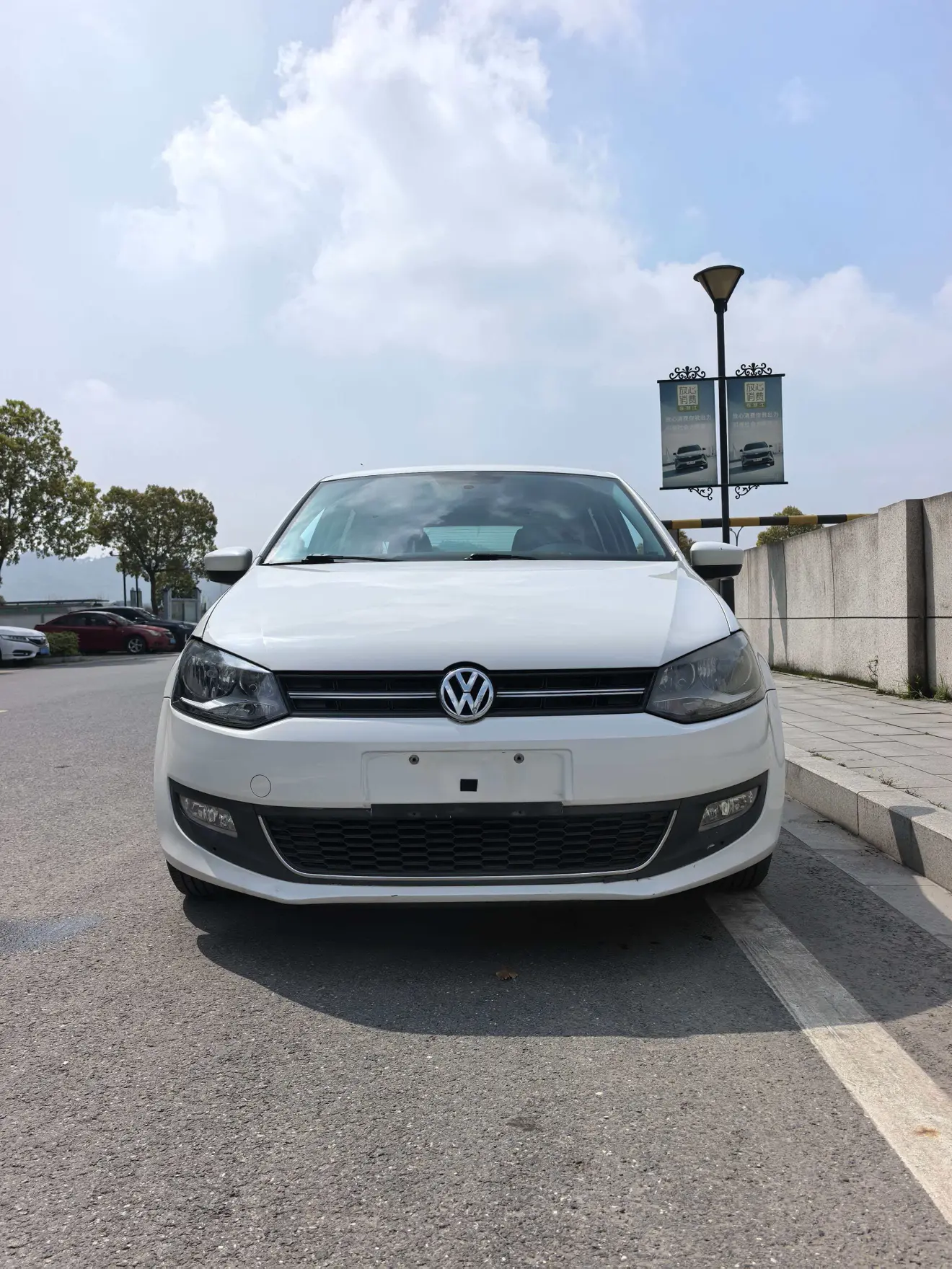 Volkswagen Polo  из Китая