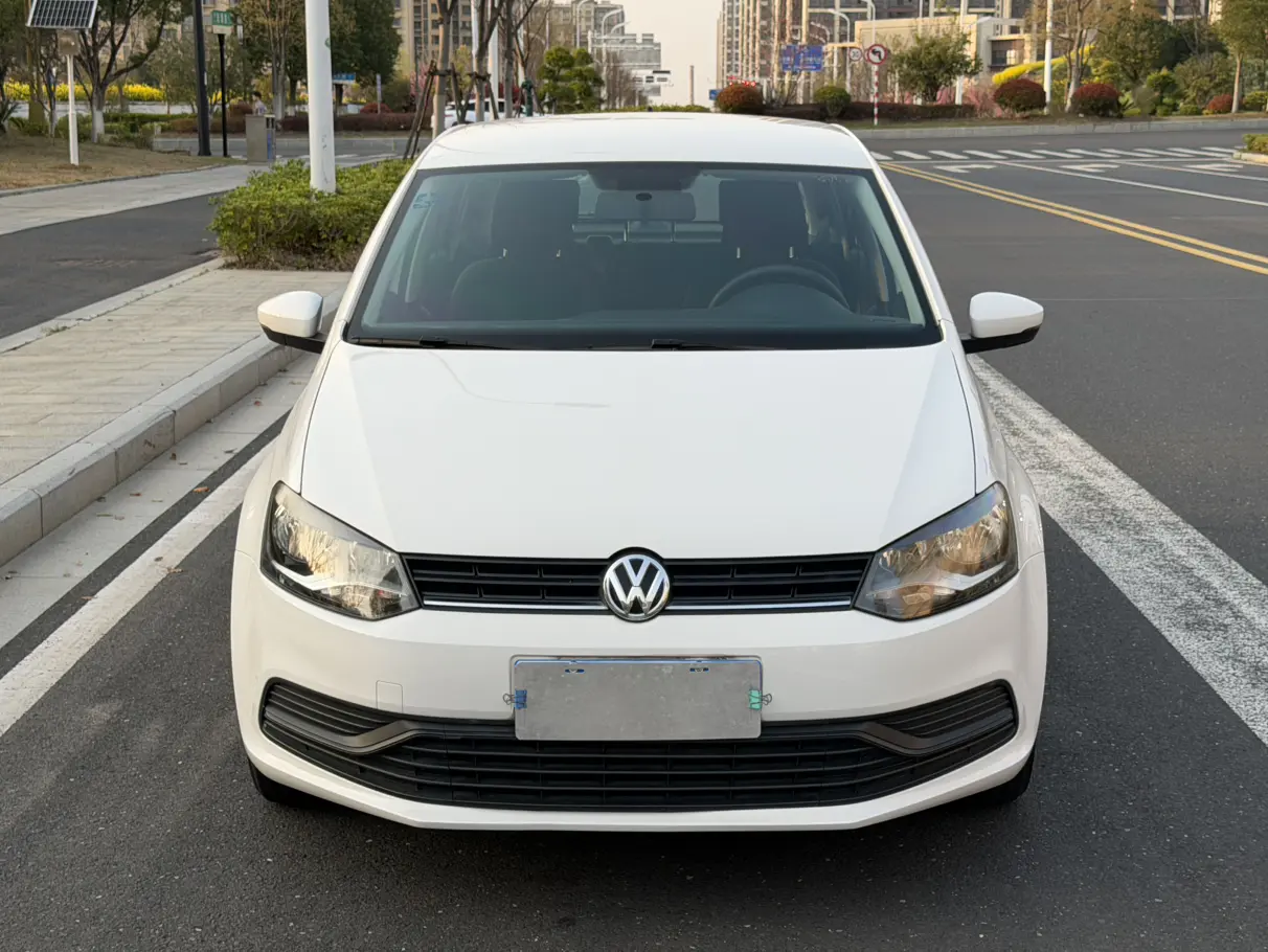 Volkswagen Polo  из Китая