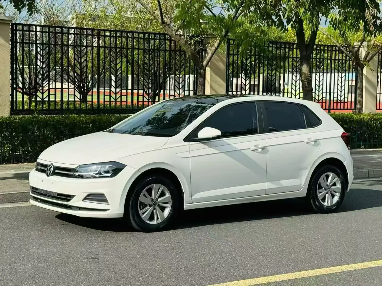 Volkswagen Polo  из Китая