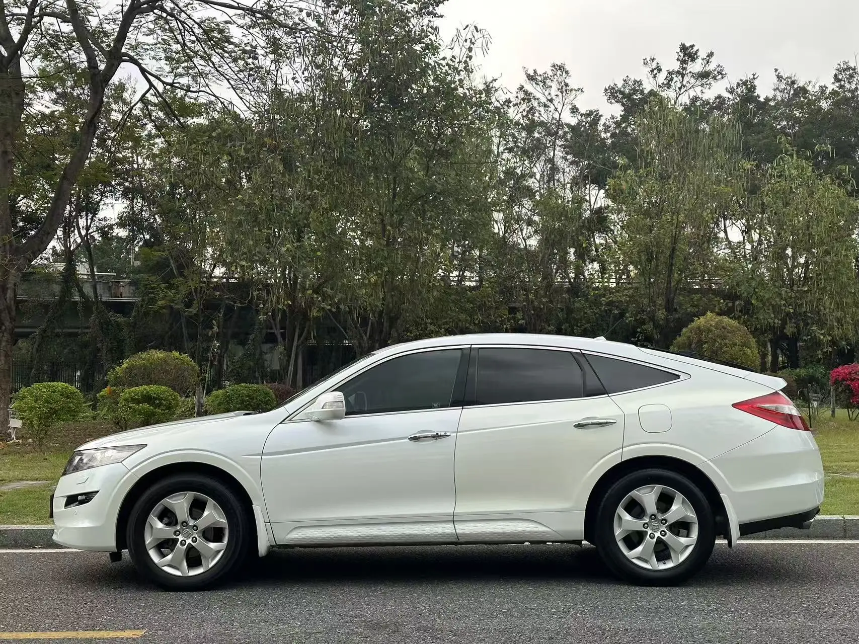 Honda Songs and poems  из Китая