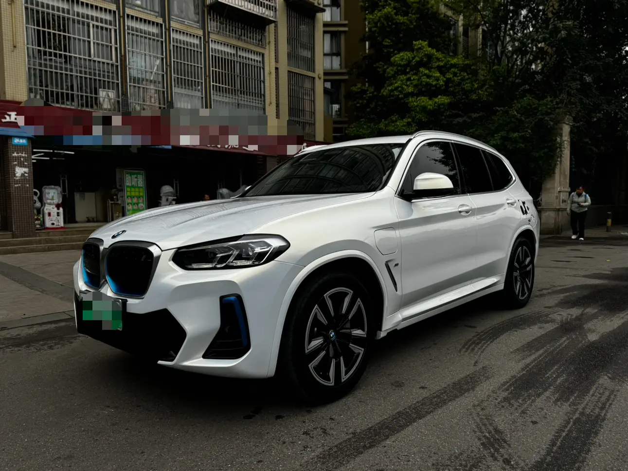 BMW iX3
