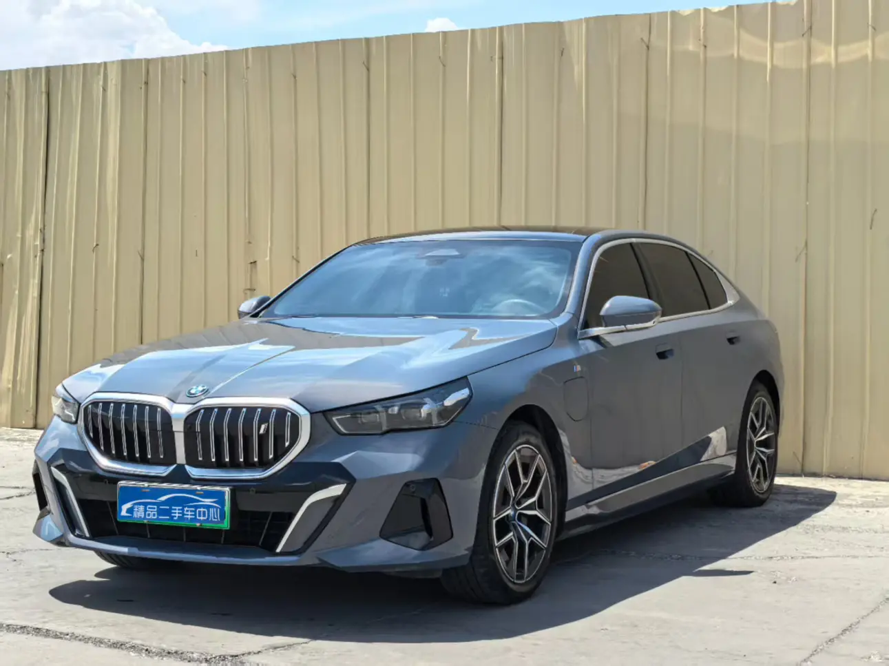 BMW i5