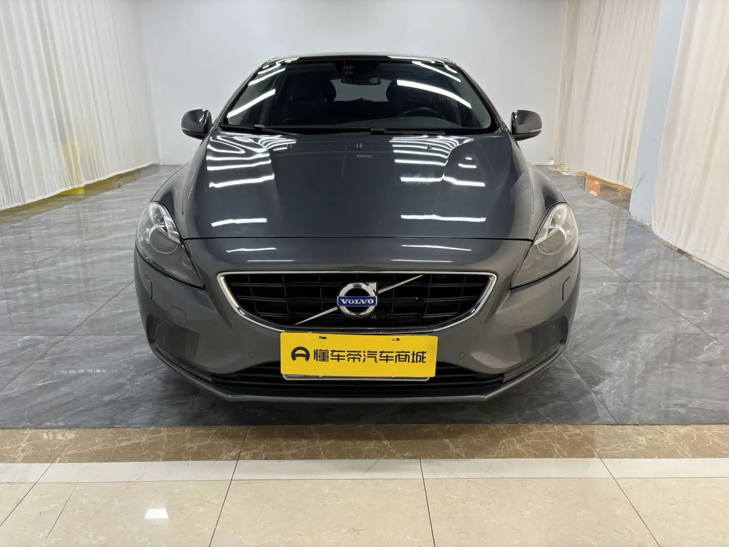 Volvo V40  из Китая