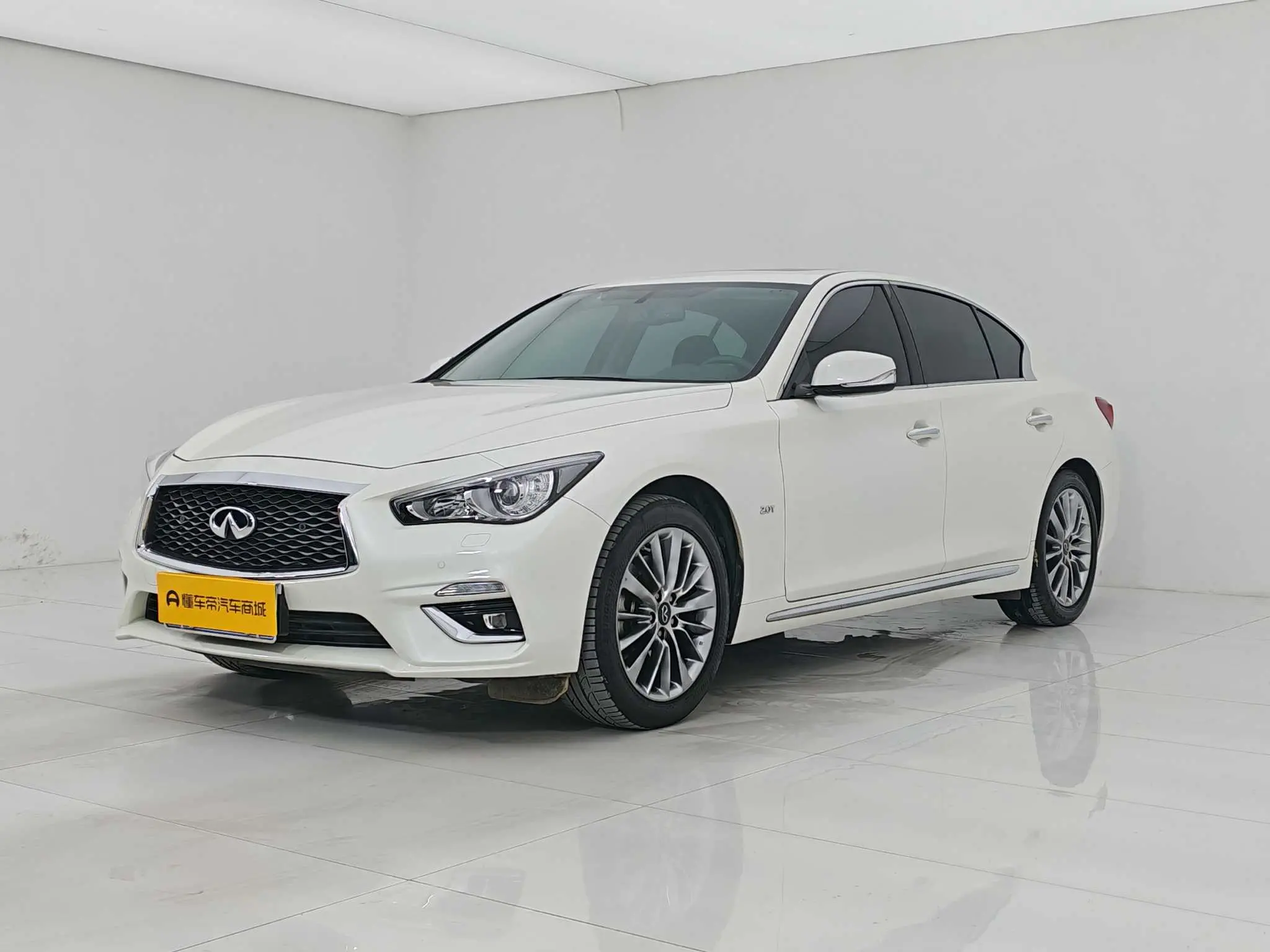 Infiniti Q50L