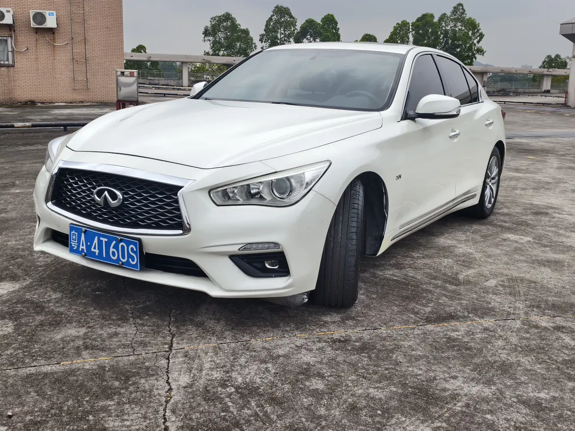 Infiniti Q50L