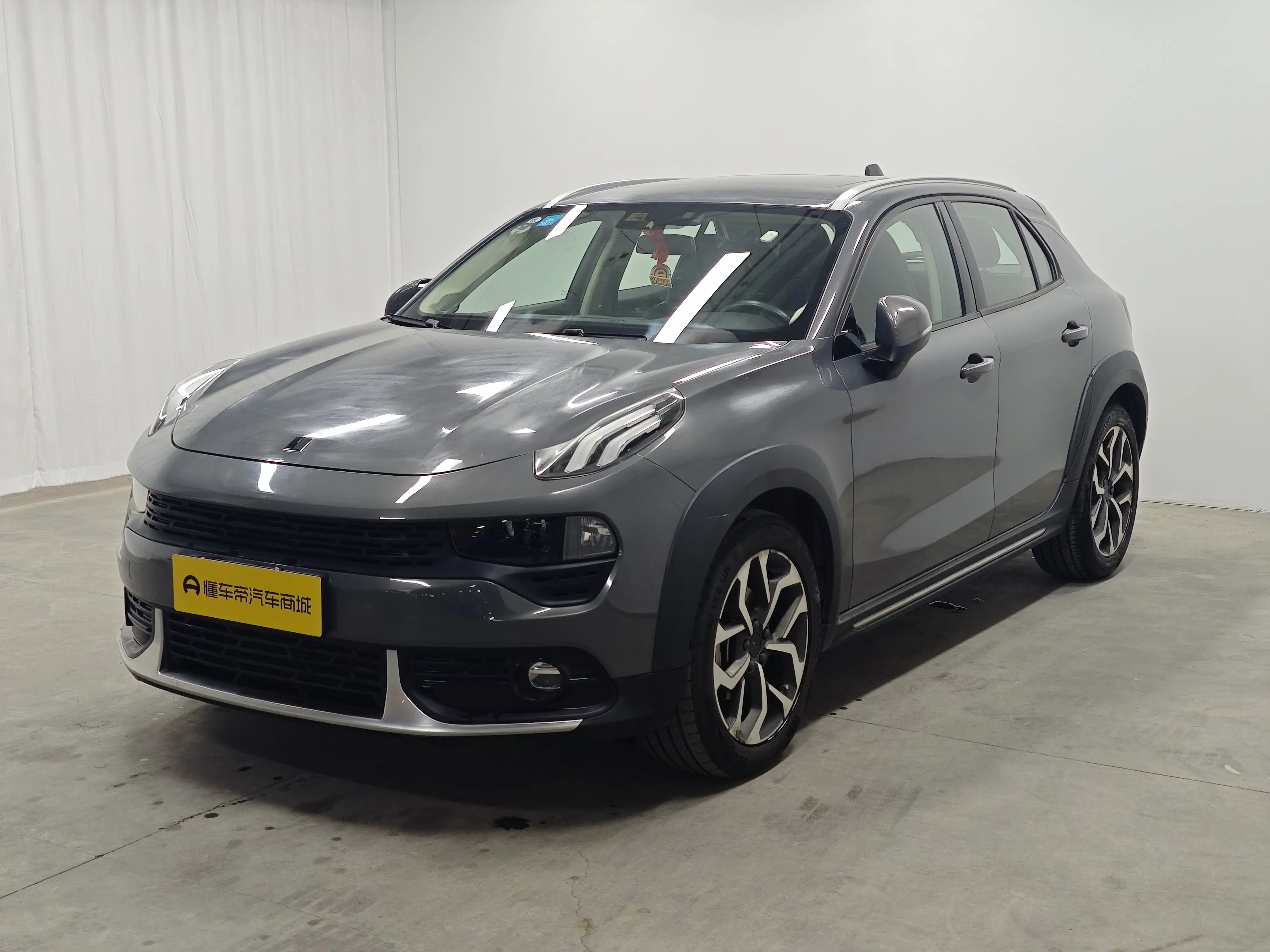 Lynk & Co 02