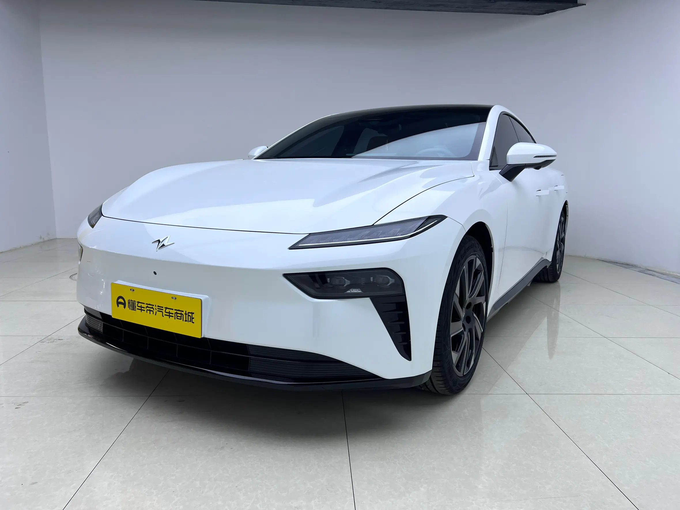 Dongfeng Eπ007  из Китая