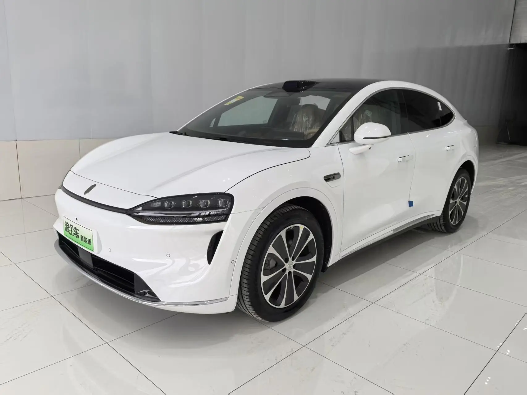 Luxeed Zhijie R7