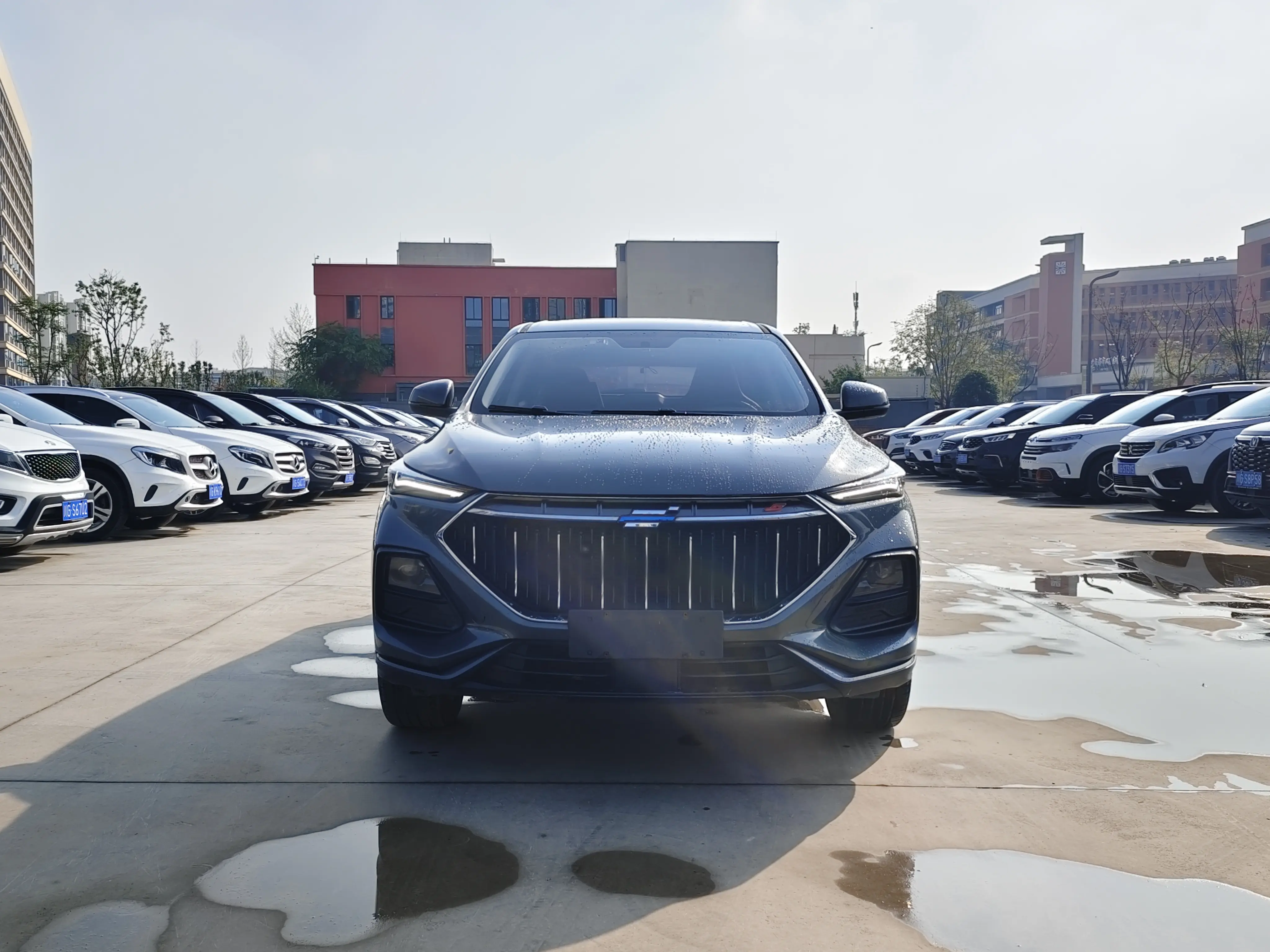 Oshan Changan Auchan X5