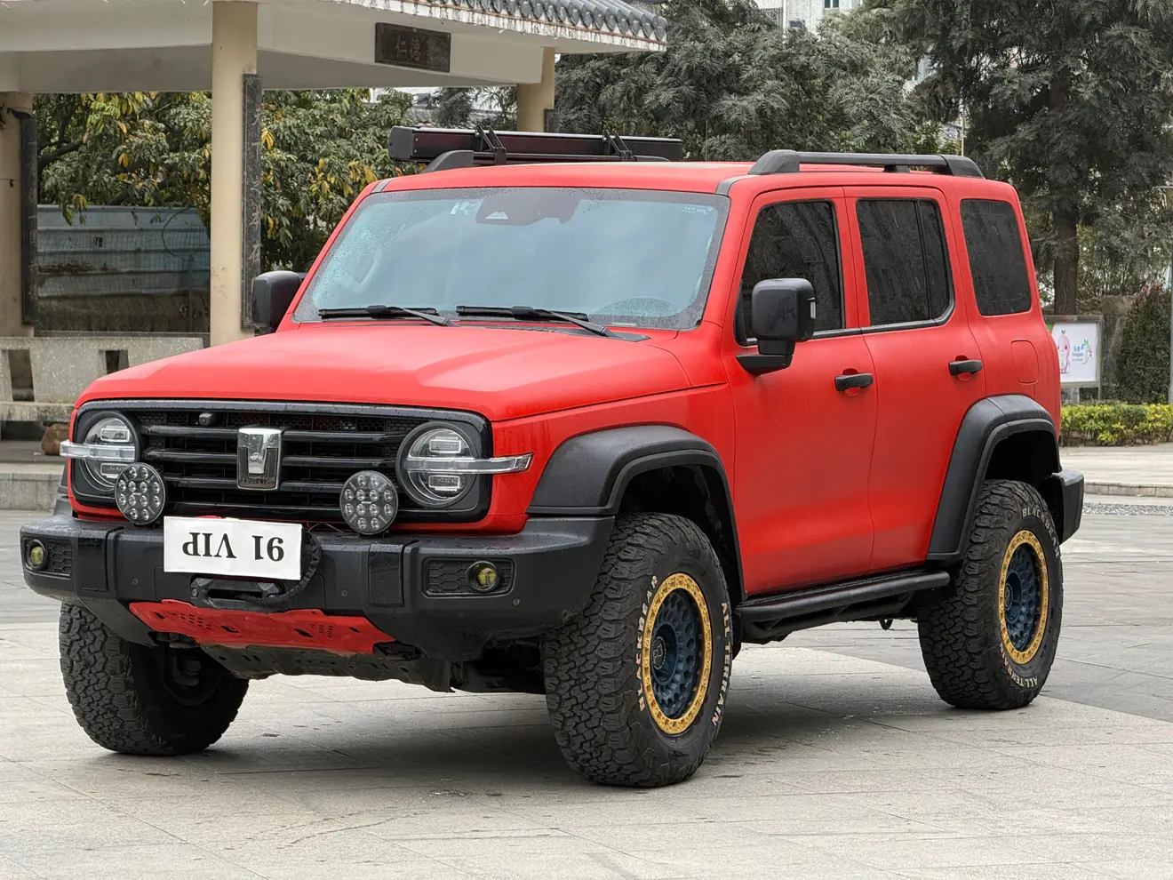 Tank 300  из Китая