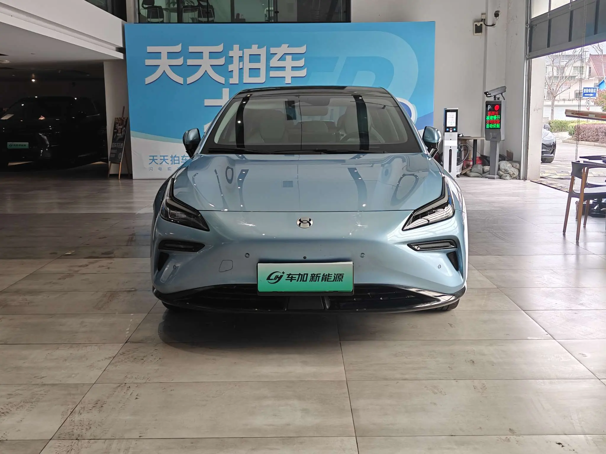 HYCAN Hechuang A06  из Китая