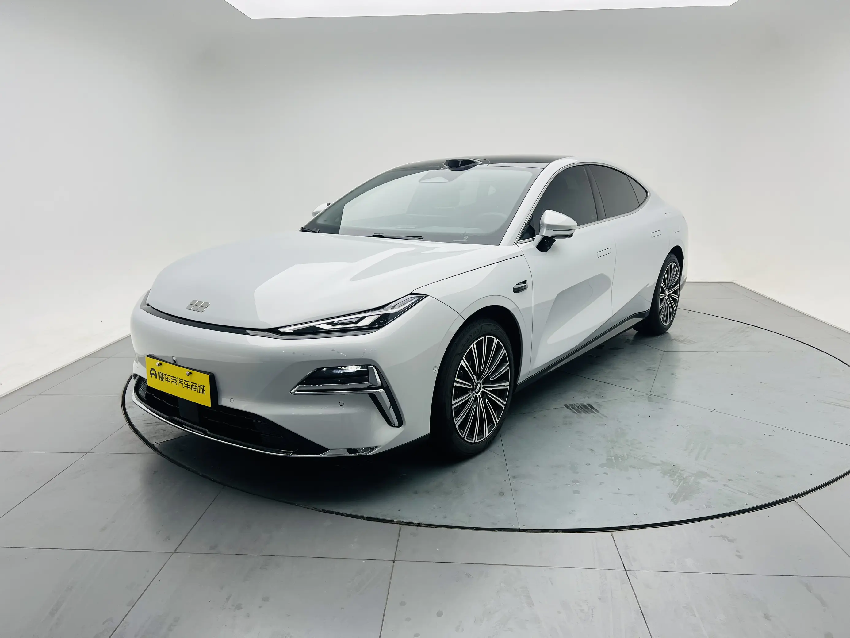 Geely Galaxy Star 8 PHEV