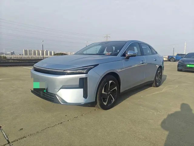 Geely Galaxy L6