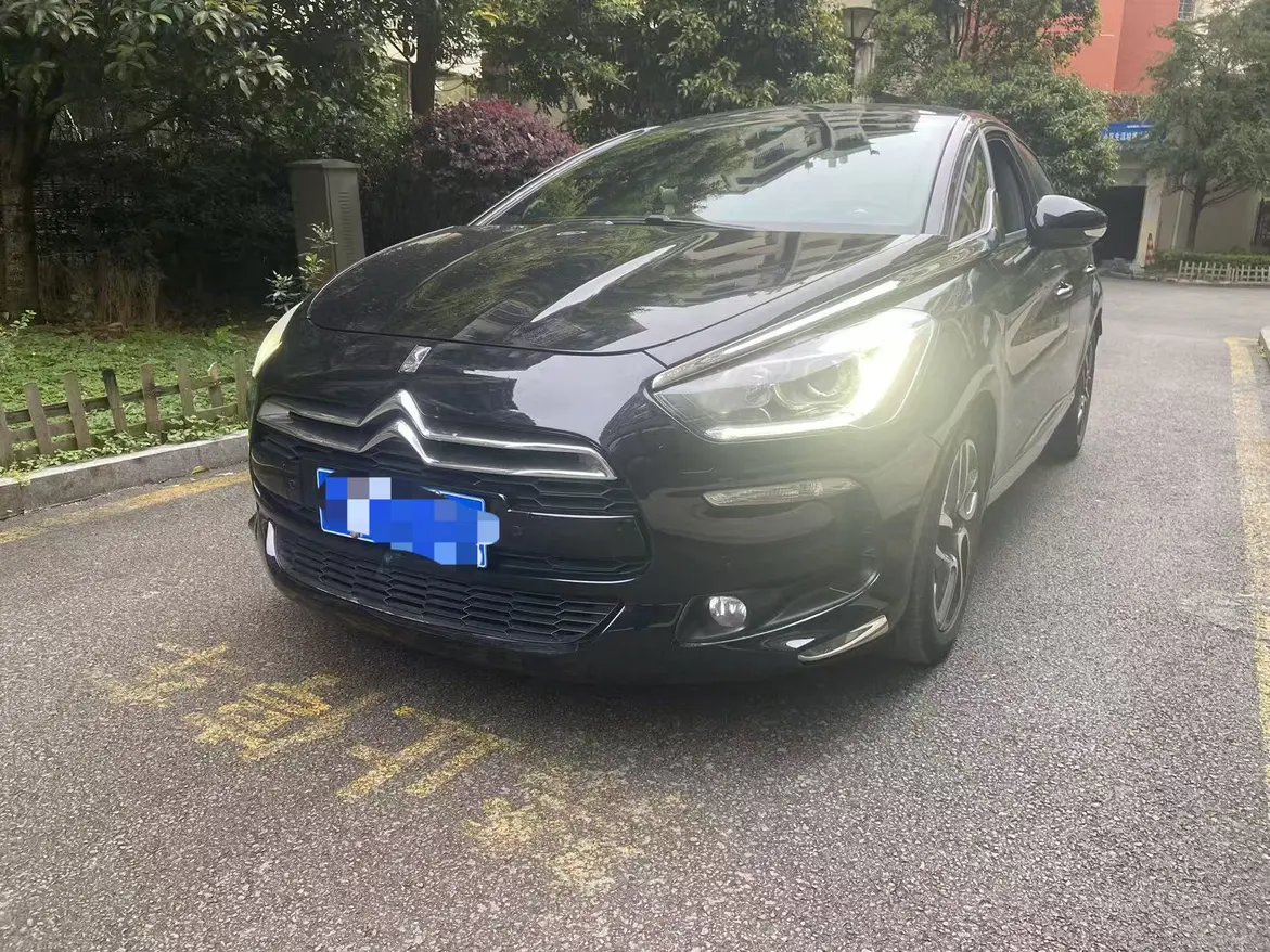 DS 5 (imported)  из Китая