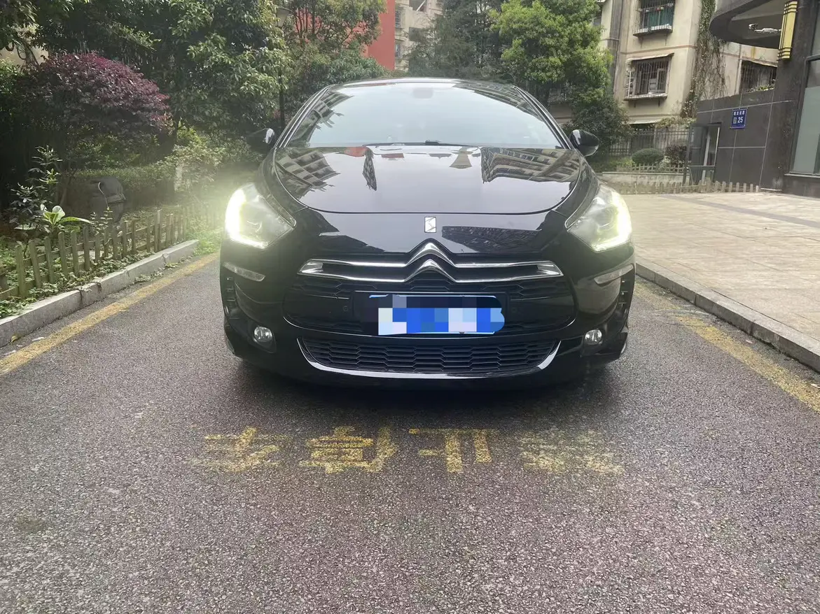 DS 5 (imported)  из Китая