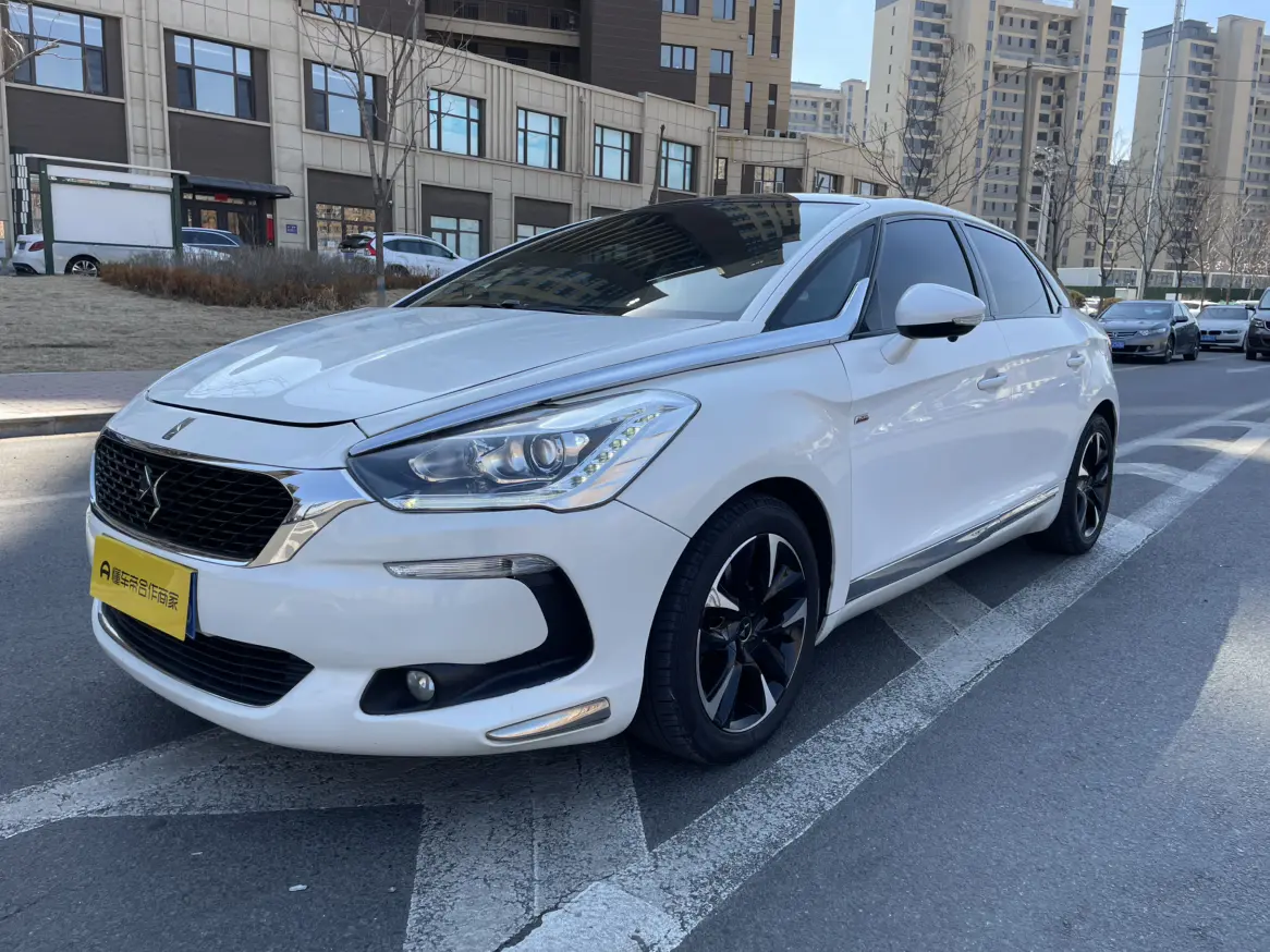 DS 5  из Китая