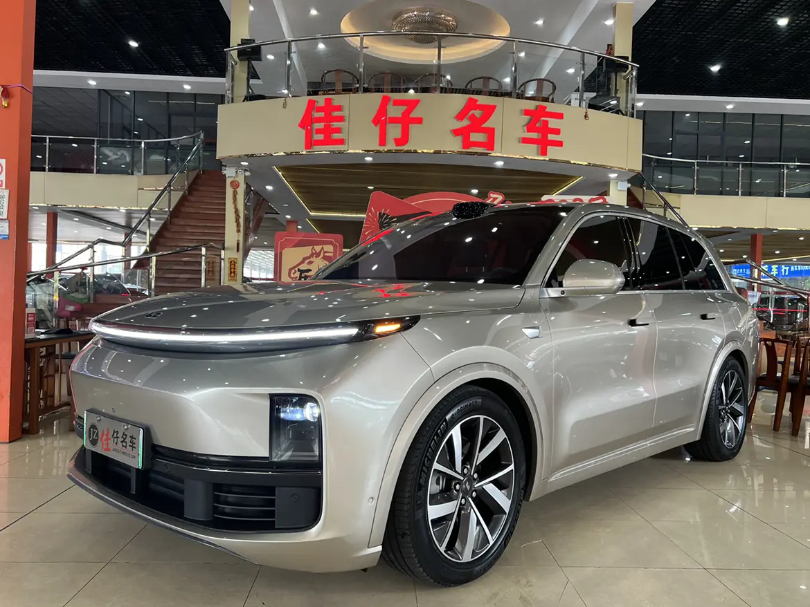 Lixiang L8