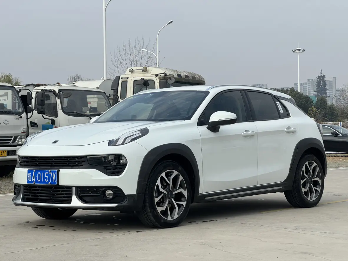 Lynk & Co 02