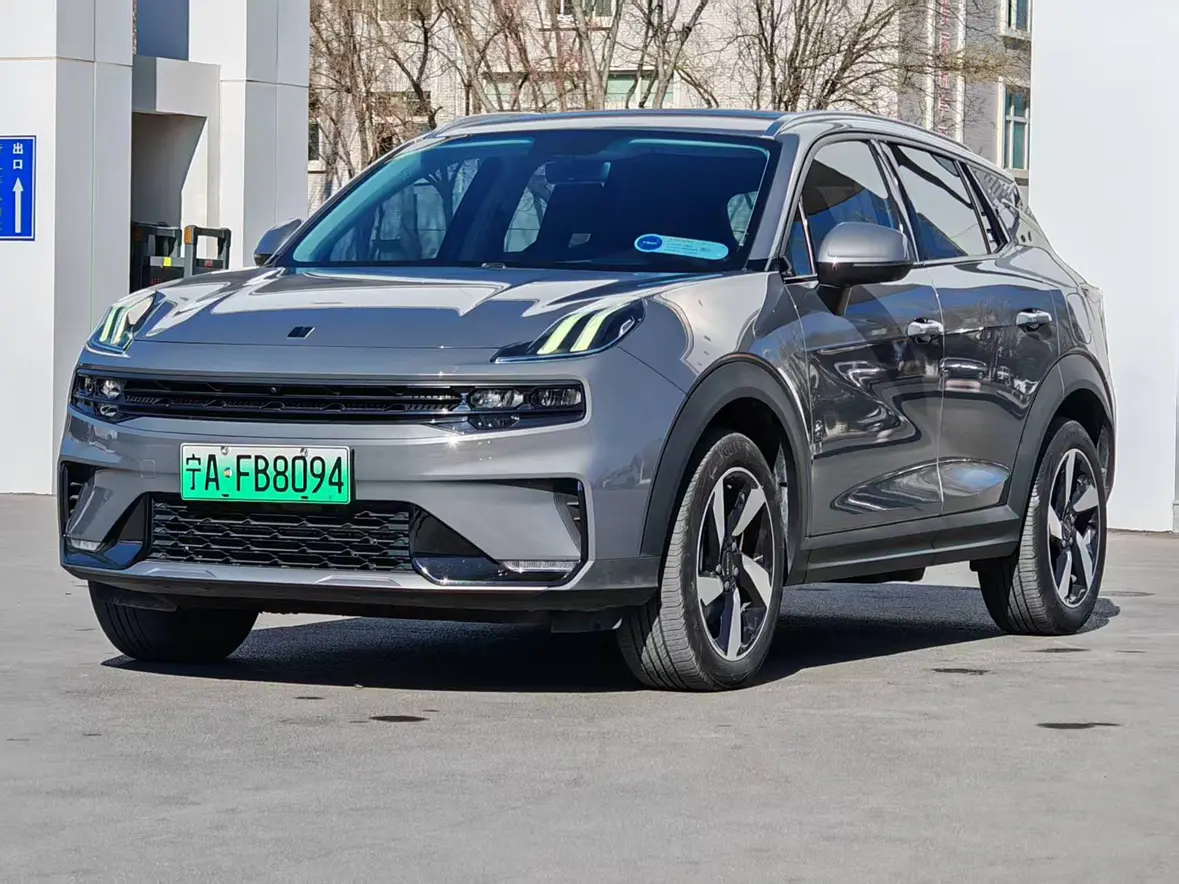 Lynk & Co 06 EM-P