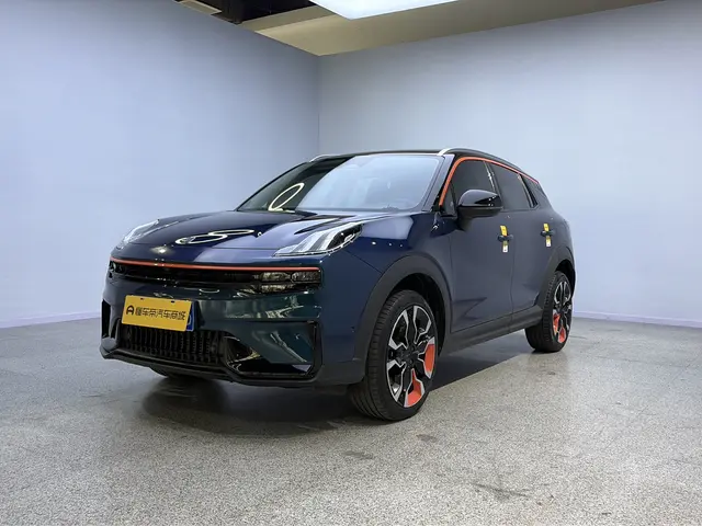 Lynk & Co 06