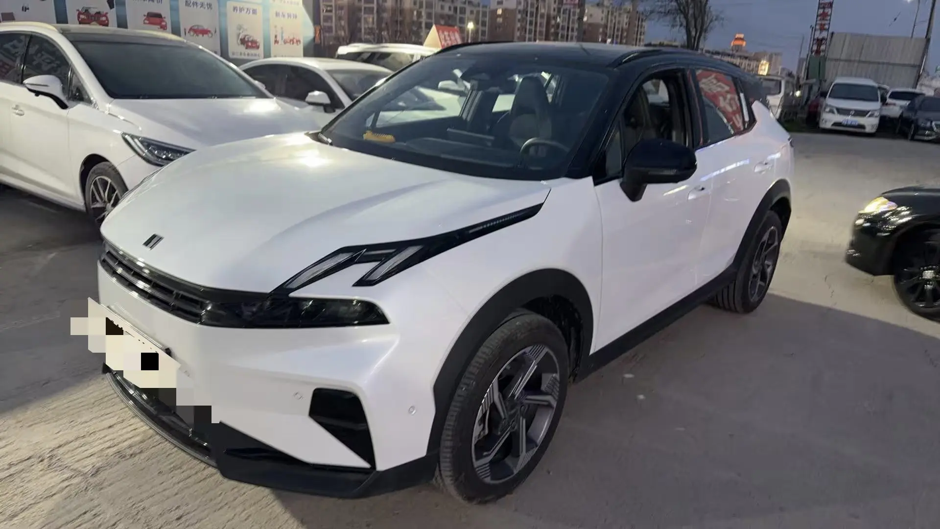 Lynk & Co 06