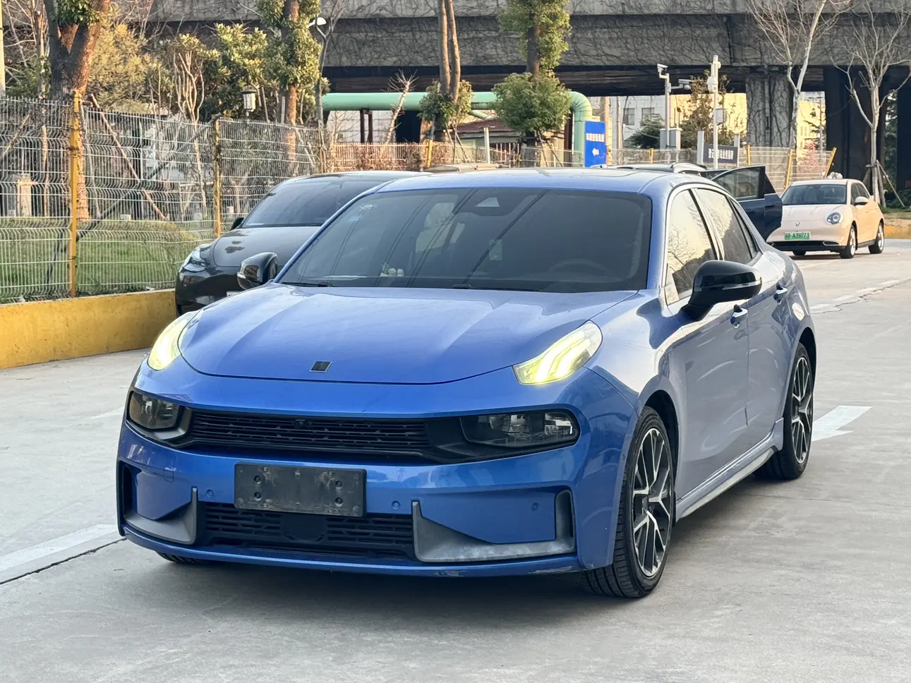 Lynk & Co 03