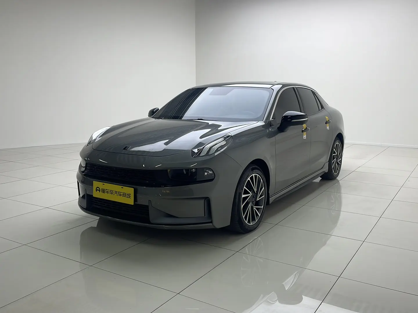 Lynk & Co 03