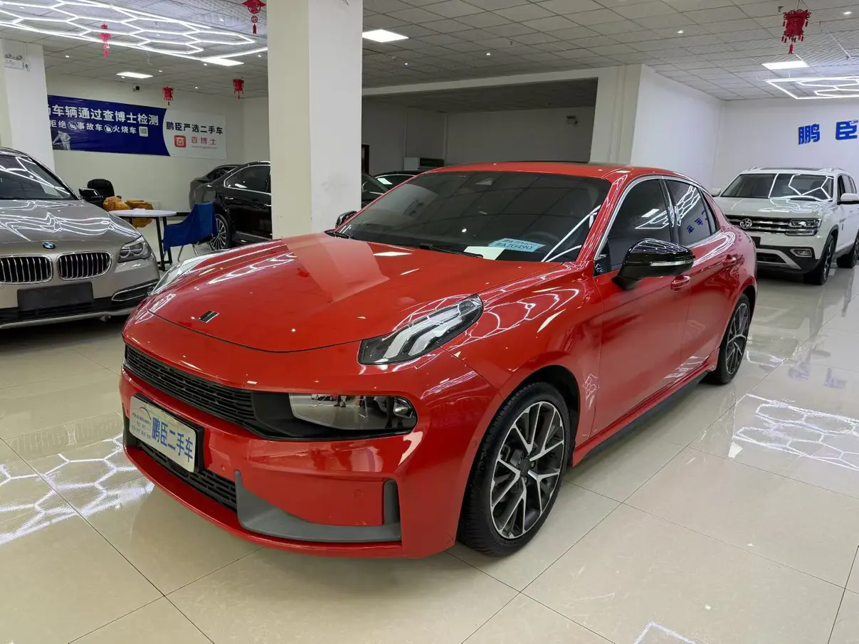 Lynk & Co 03