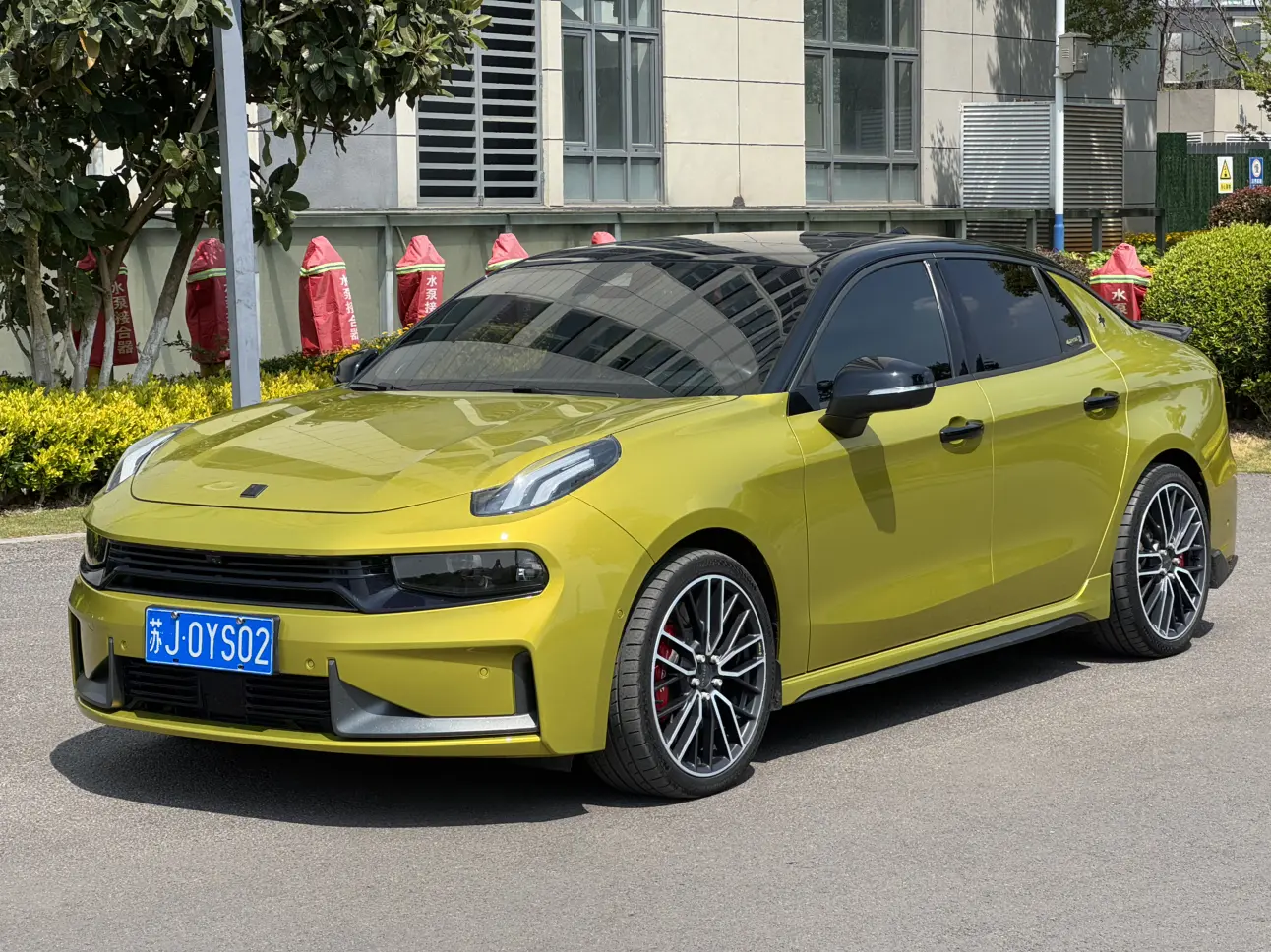 Lynk & Co 03
