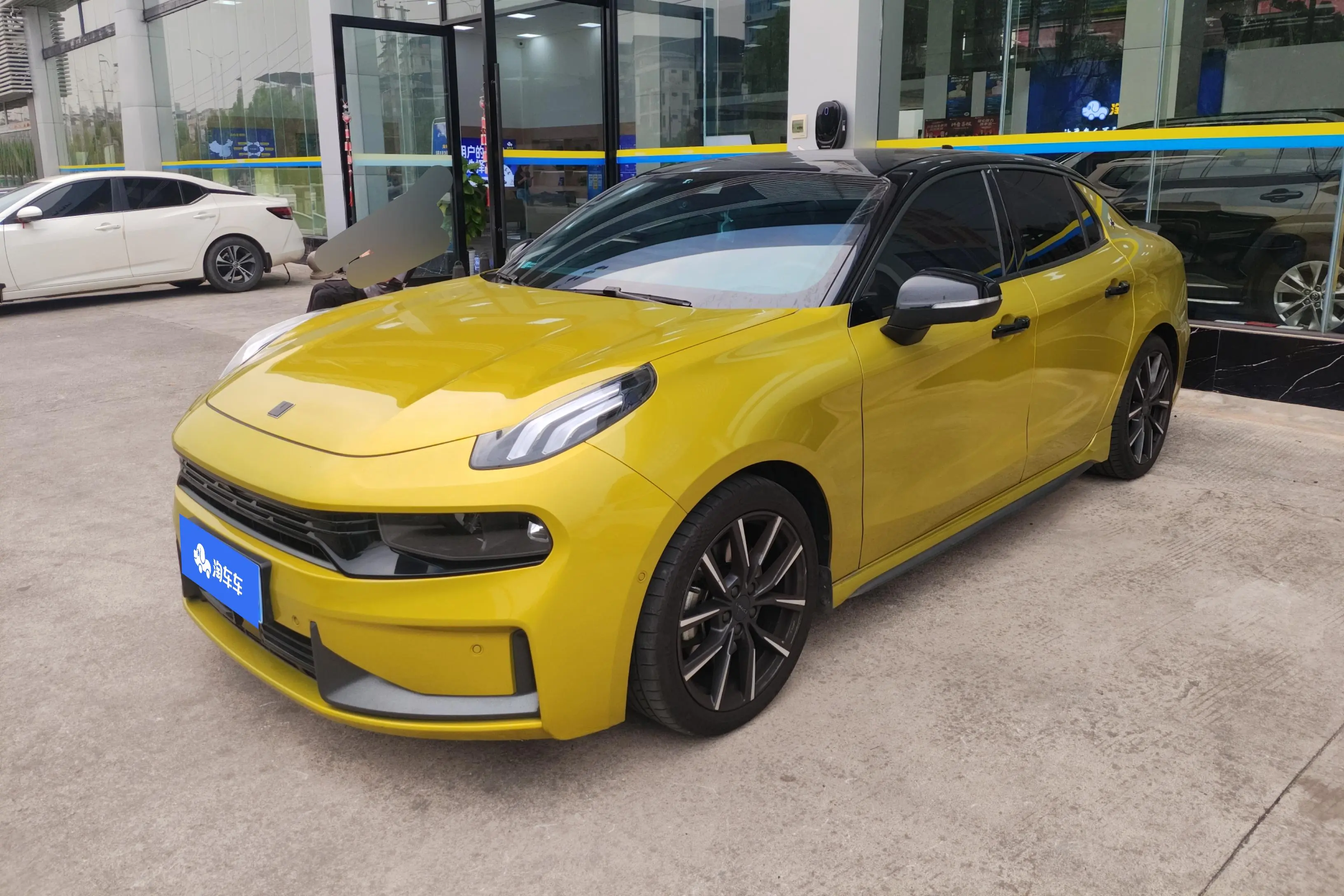 Lynk & Co 03