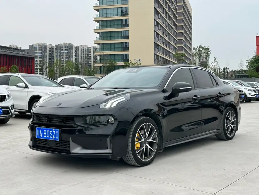 Lynk & Co 03
