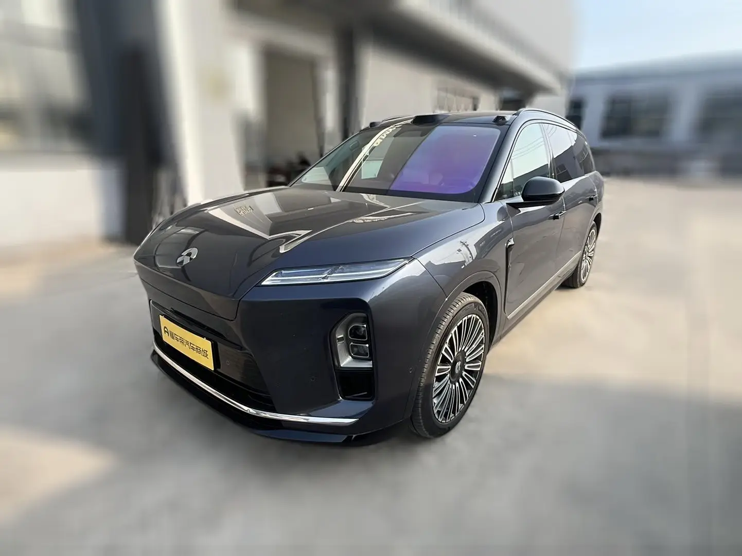 NIO ES8