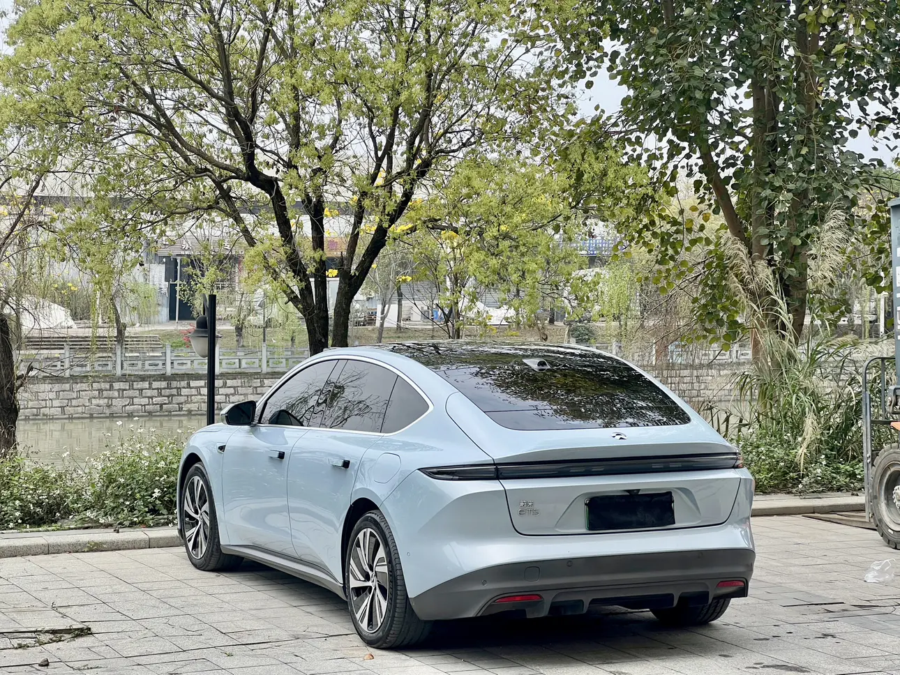 NIO ET5