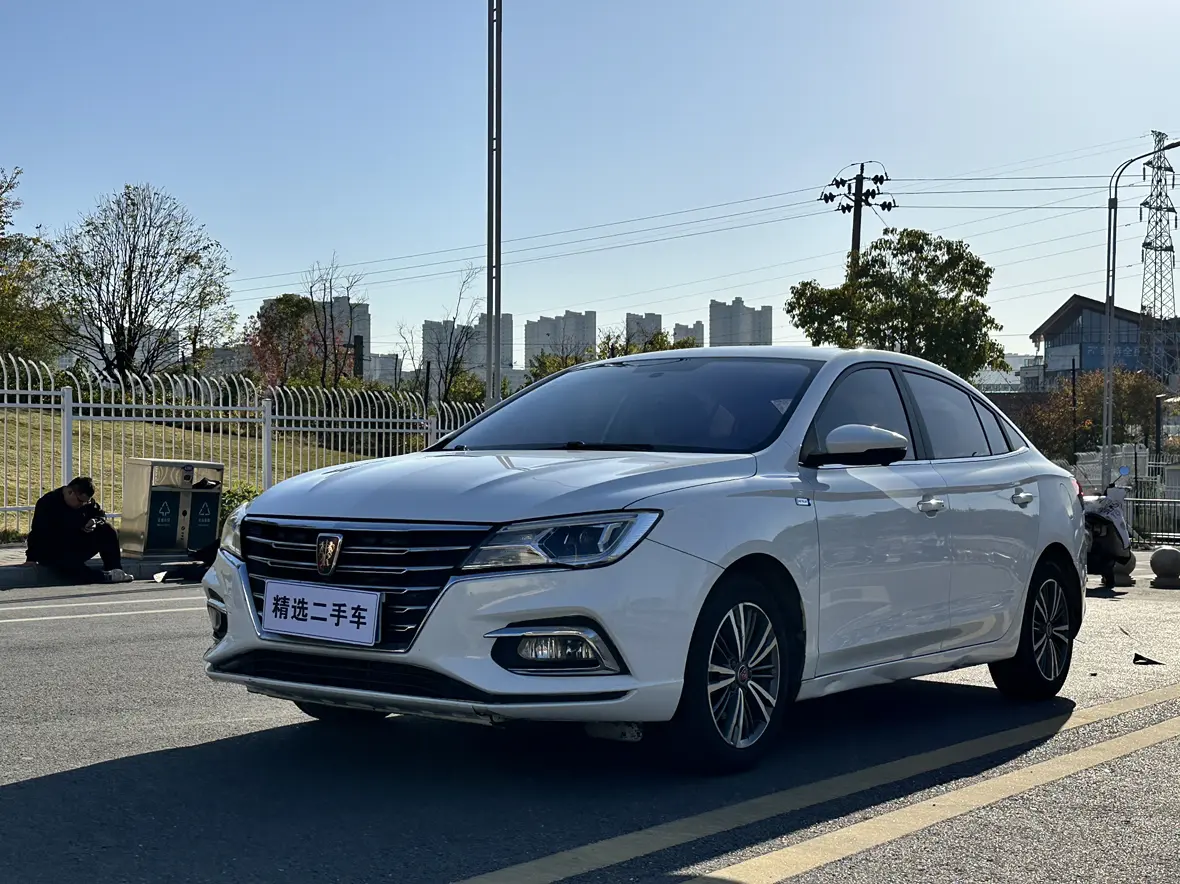 Roewe i5