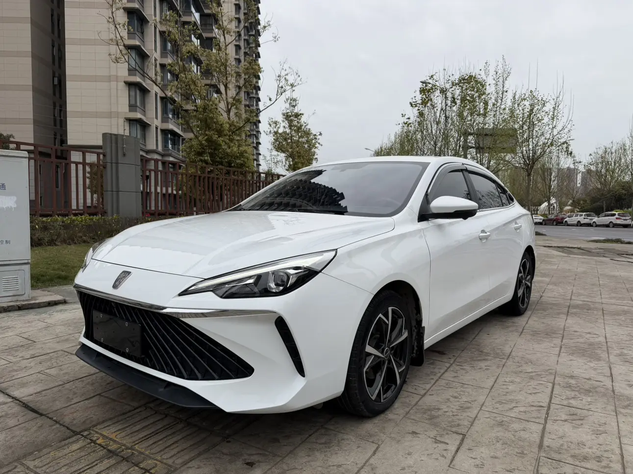 Roewe i5