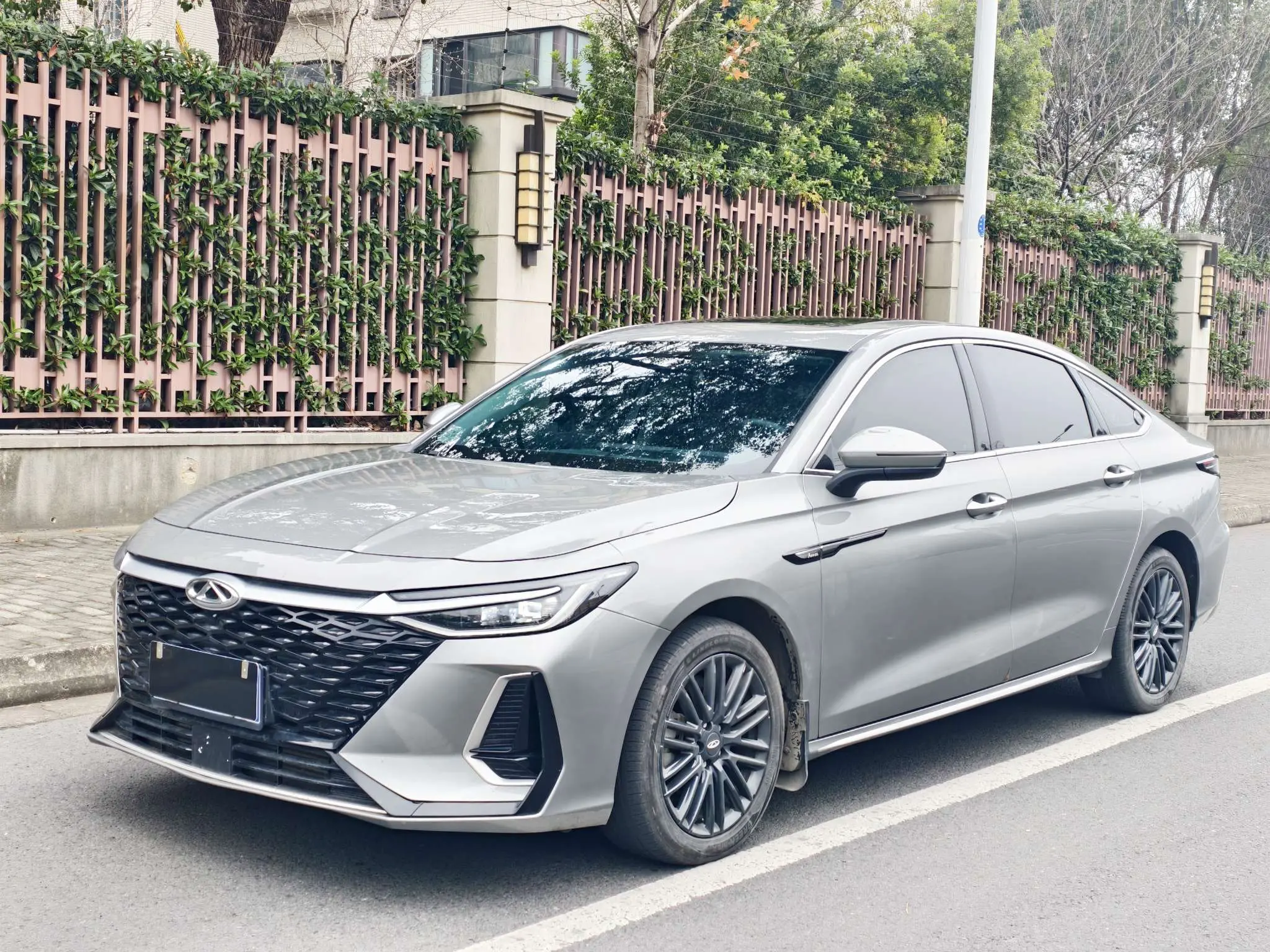 Chery Arrizo 8  из Китая