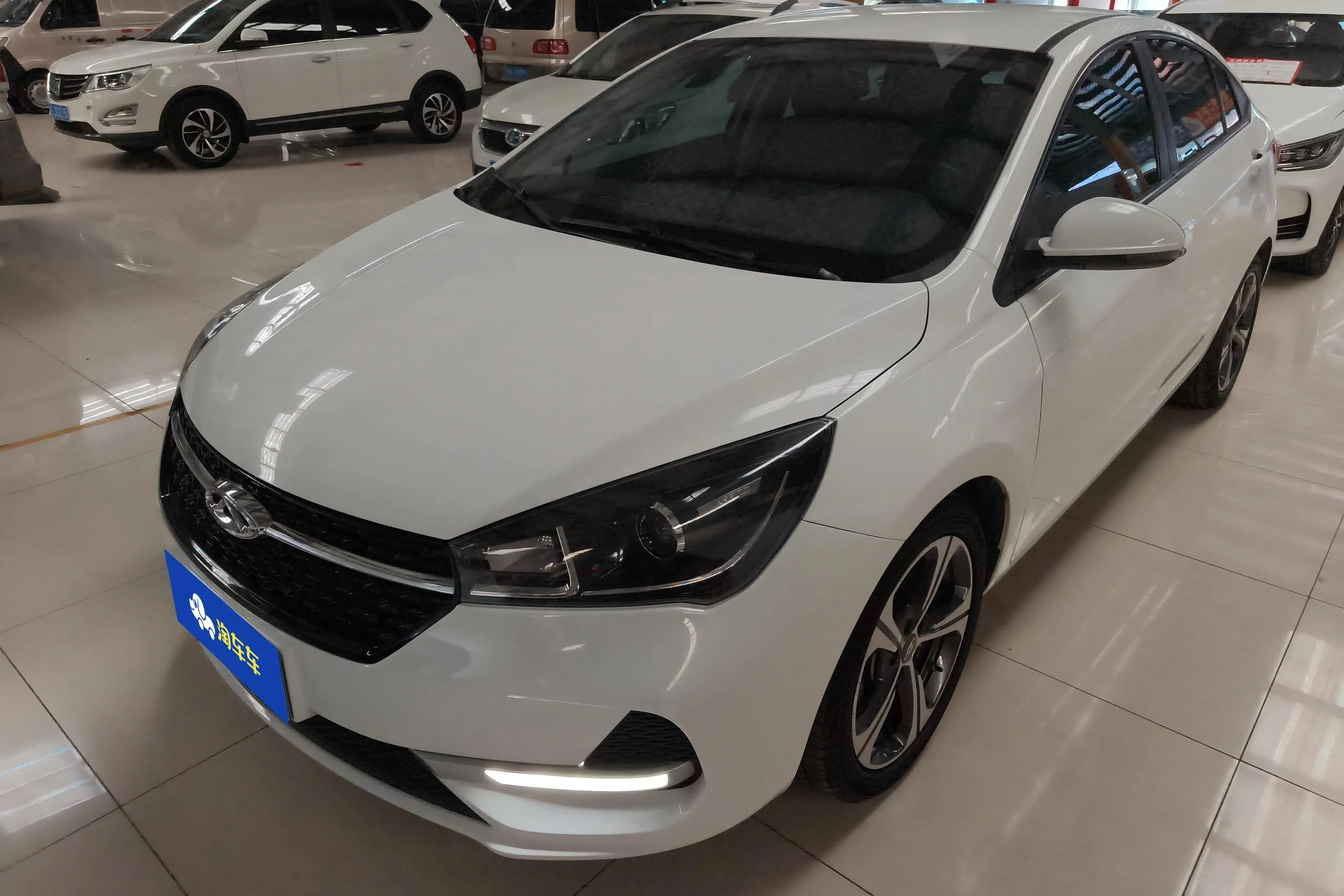 Chery Arrizo 5