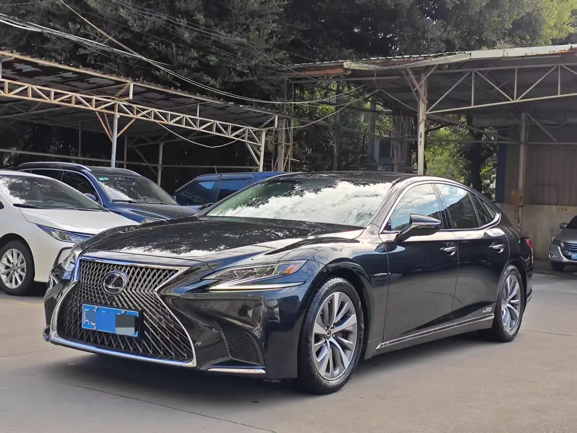 Lexus LS