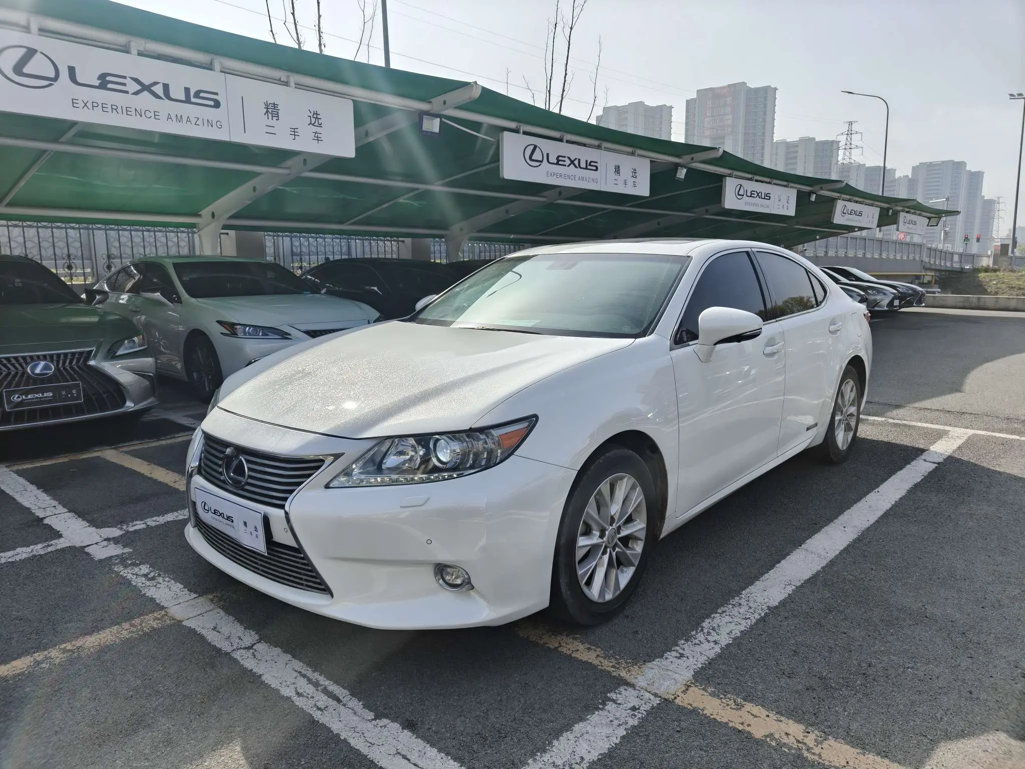 Lexus ES