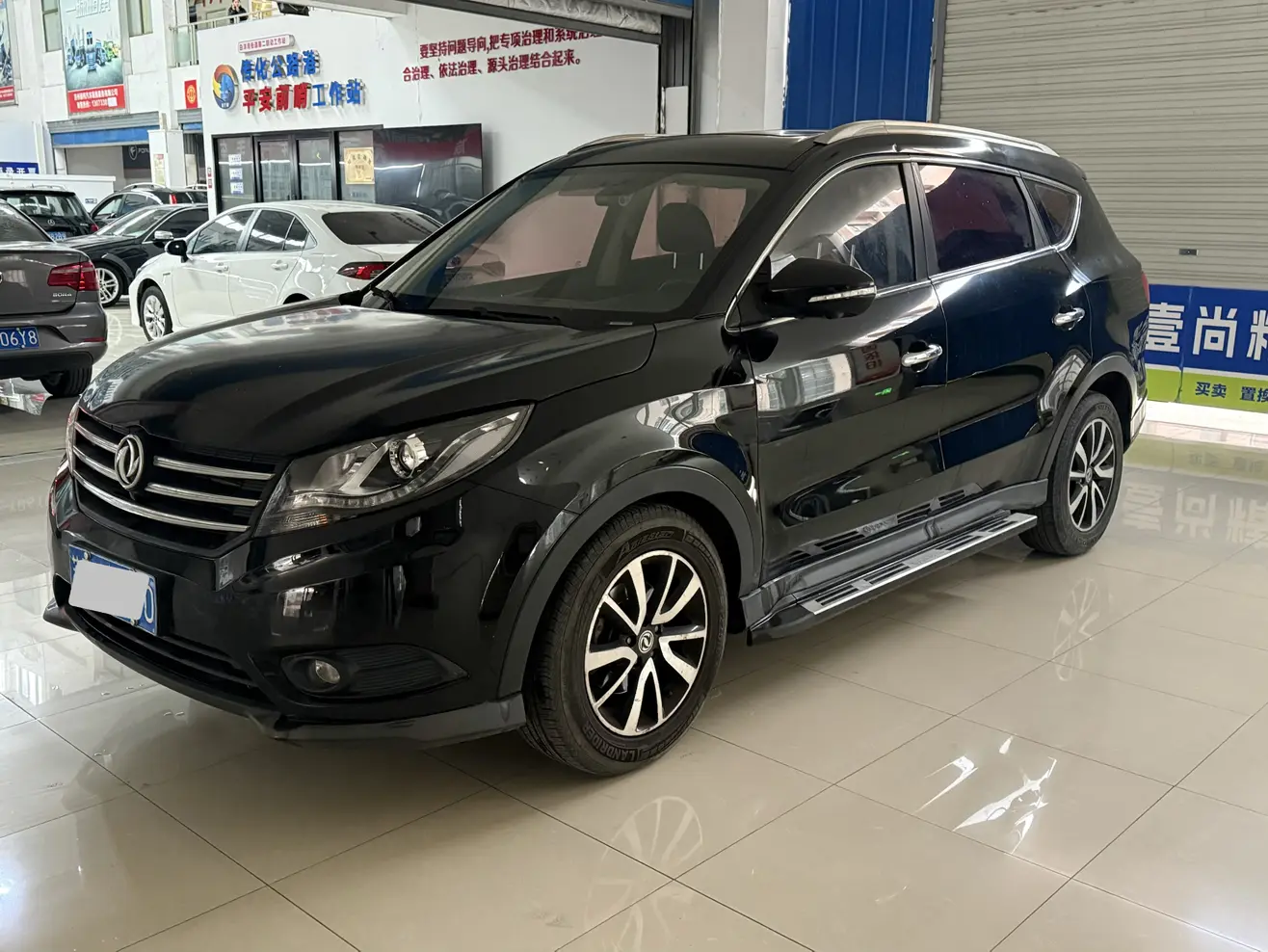 Dongfeng Fengon 580  из Китая