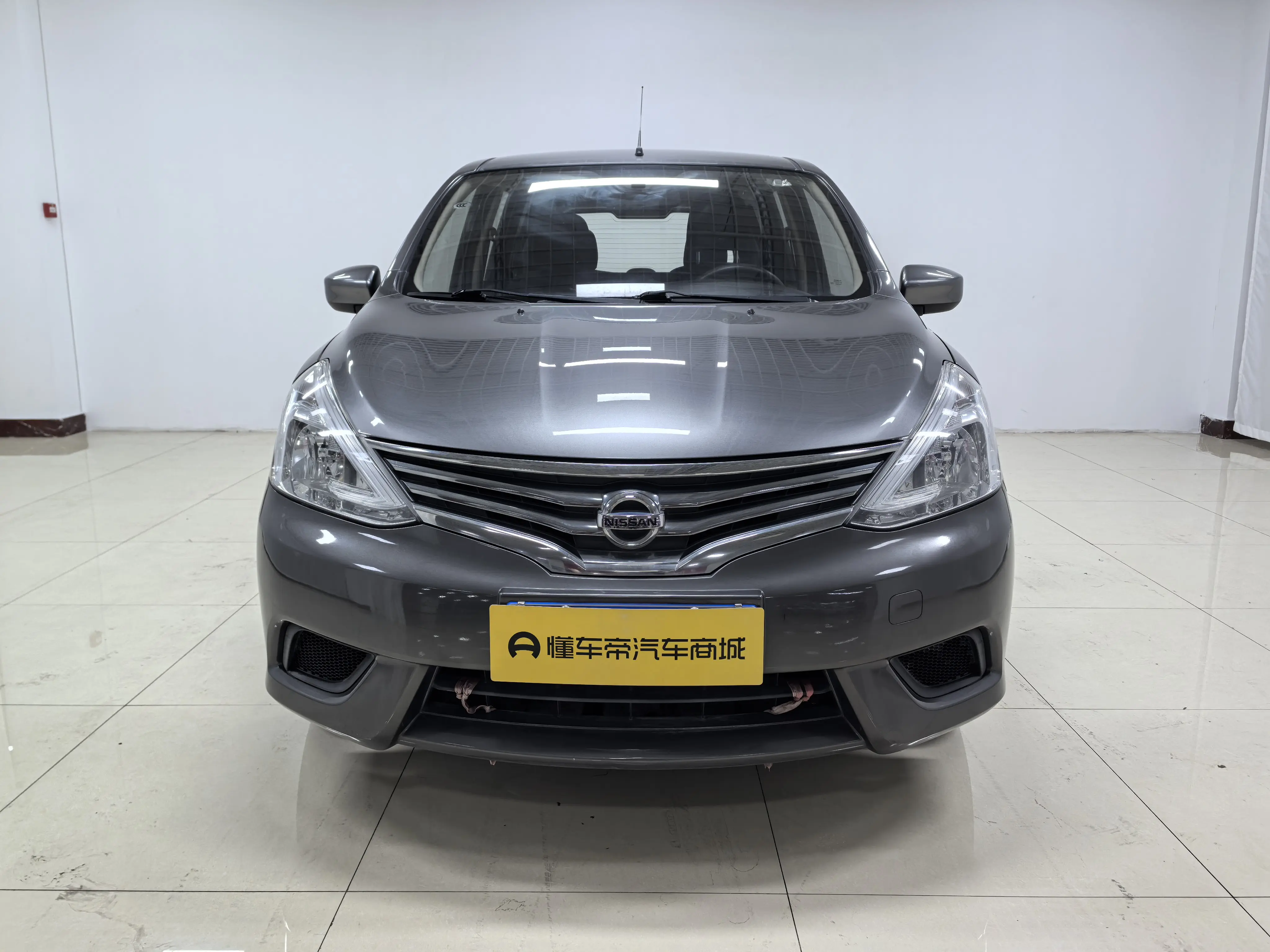 Nissan Li Wei  из Китая