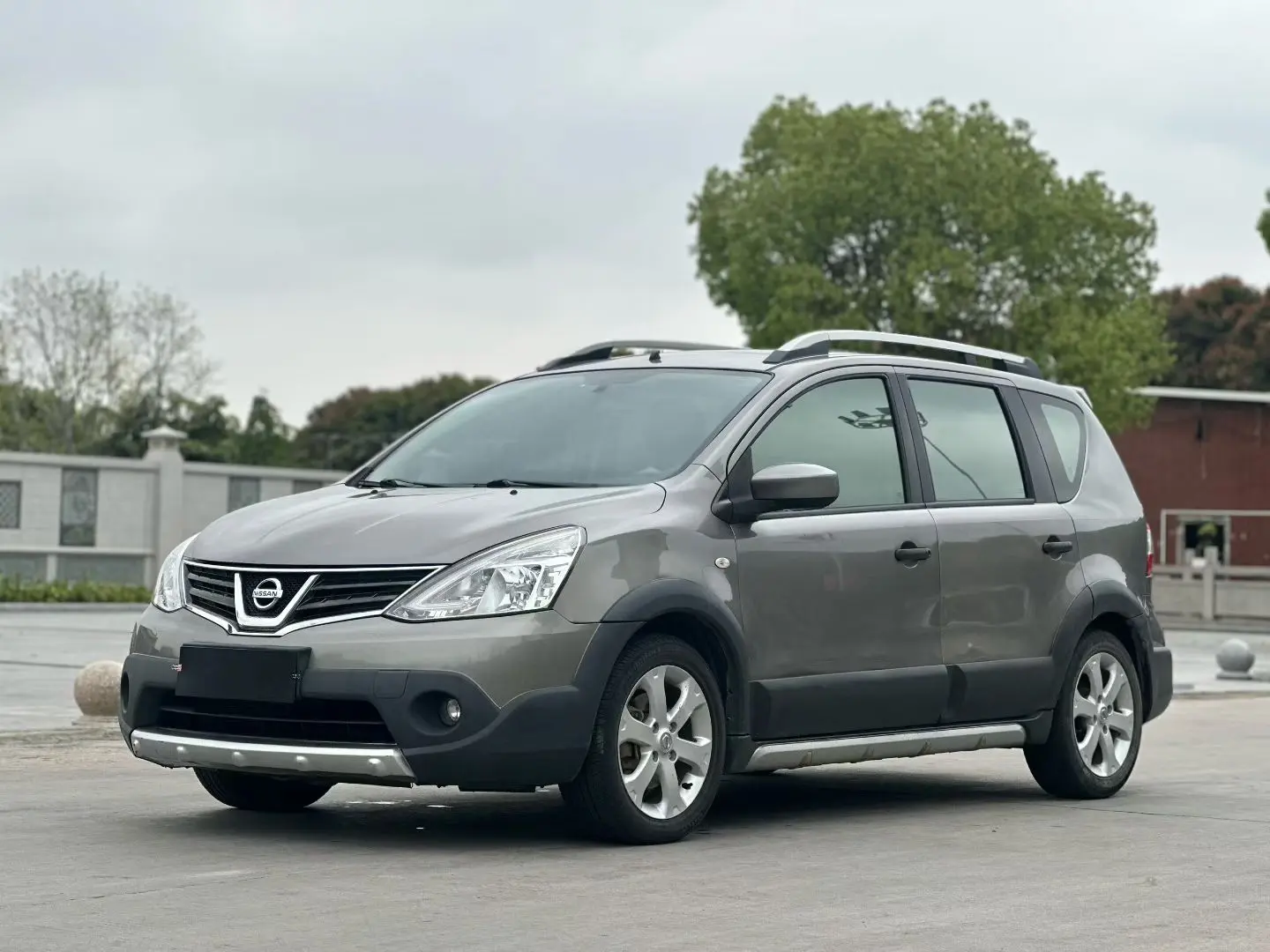 Nissan Li Wei  из Китая