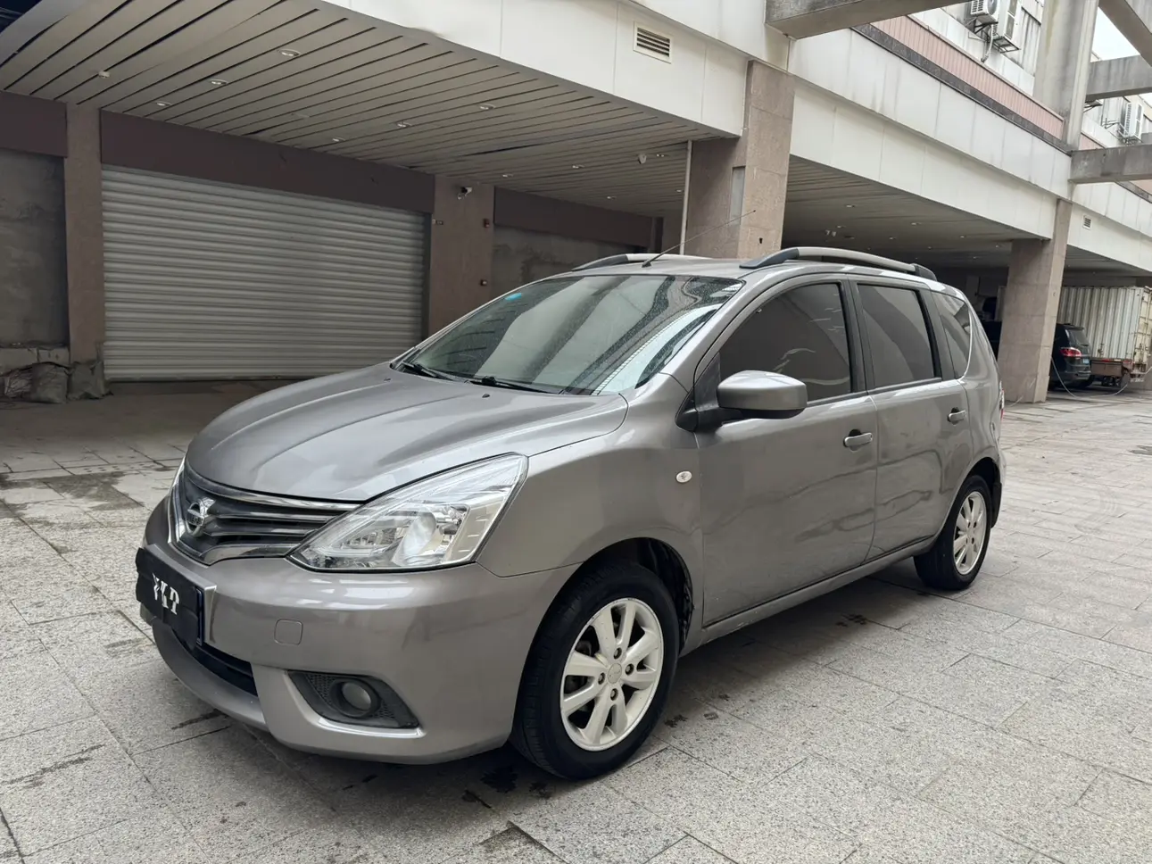 Nissan Li Wei  из Китая