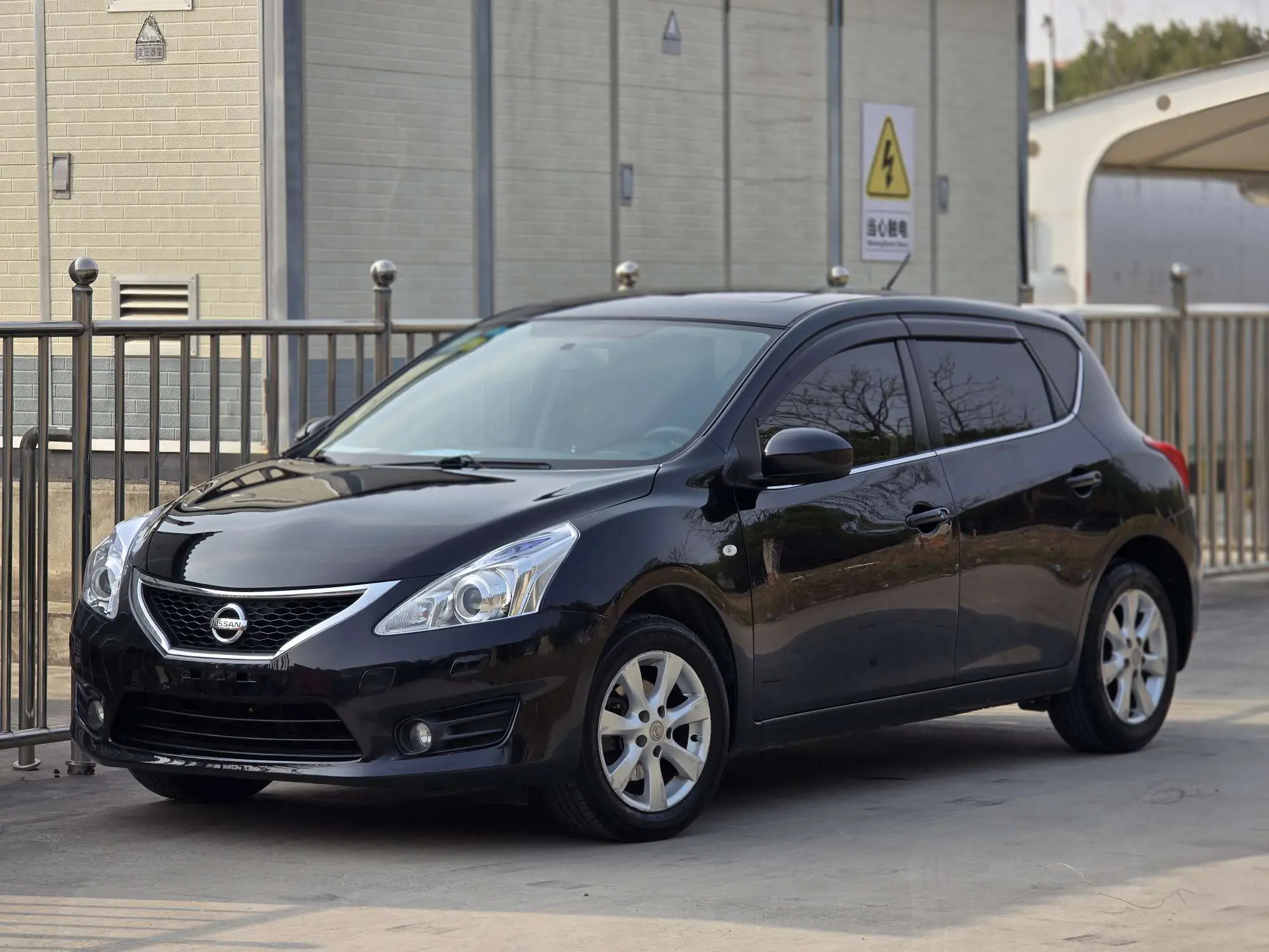 Nissan Tiida  из Китая