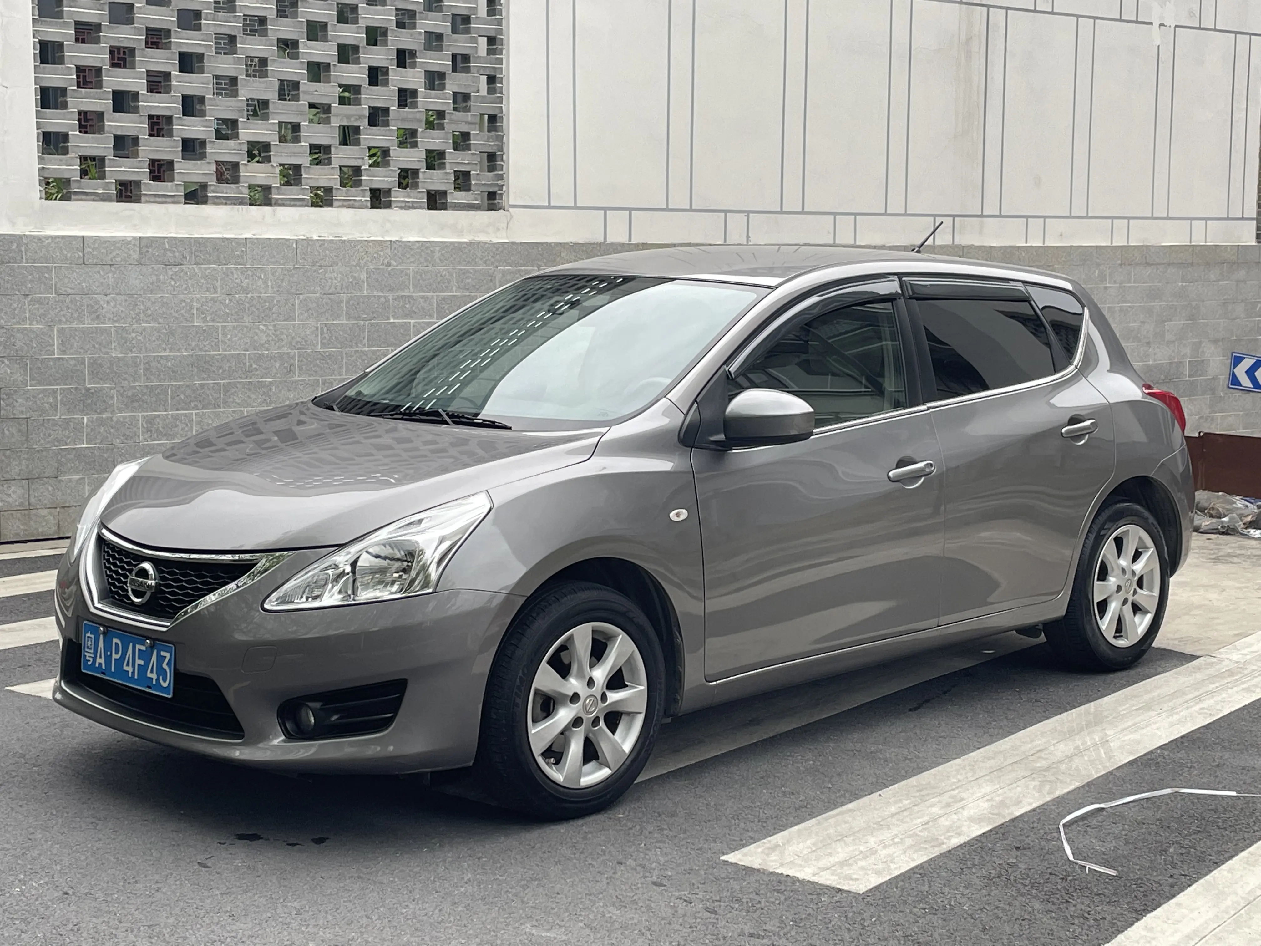 Nissan Tiida  из Китая